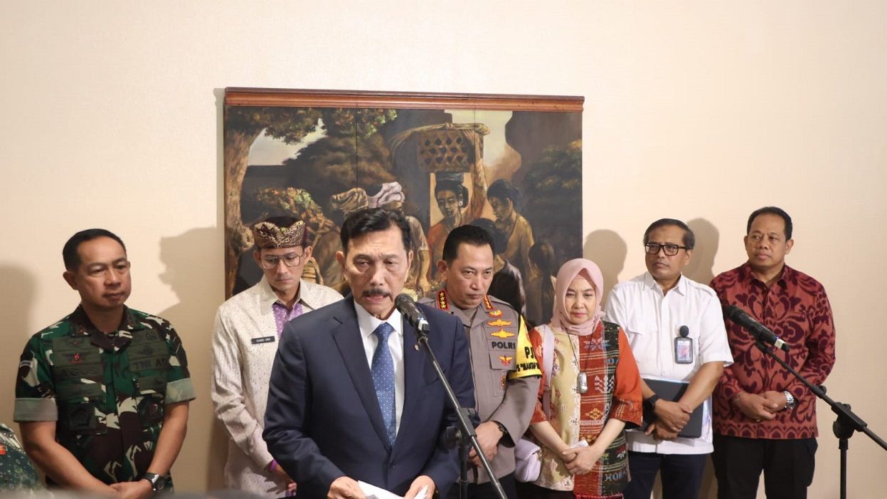 Meko Marvest Luhut Binsar Pandjaitan saat memimpin rakor panitia nasional WWF di Nusa Dua Bali Sabtu 20 April 2024.