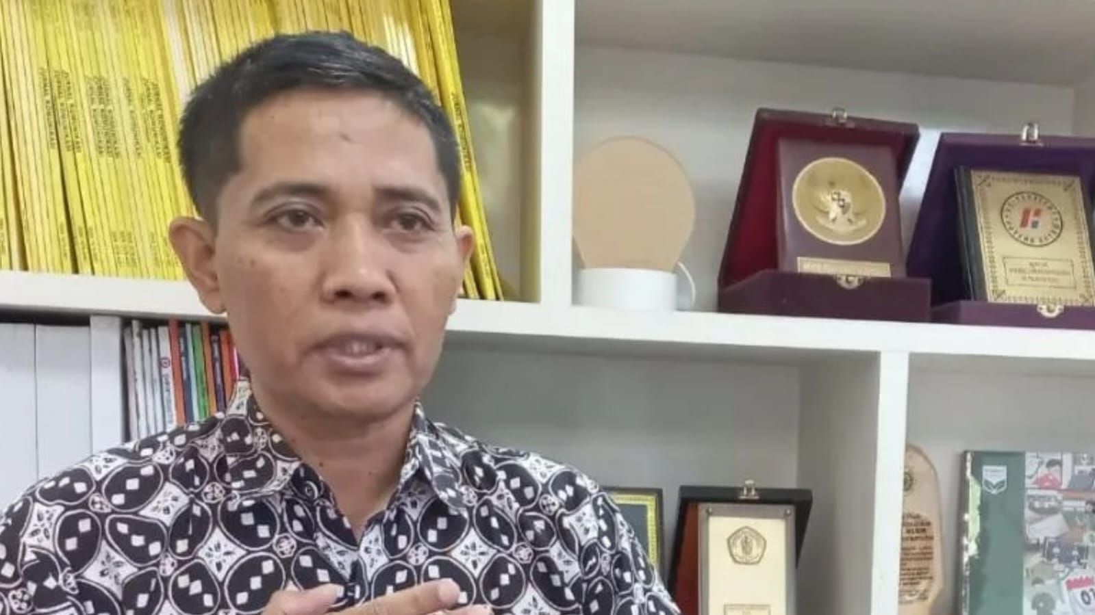 Surokim Abdussalam yang mengomentari sikap negarawan Prabowo Subianto.