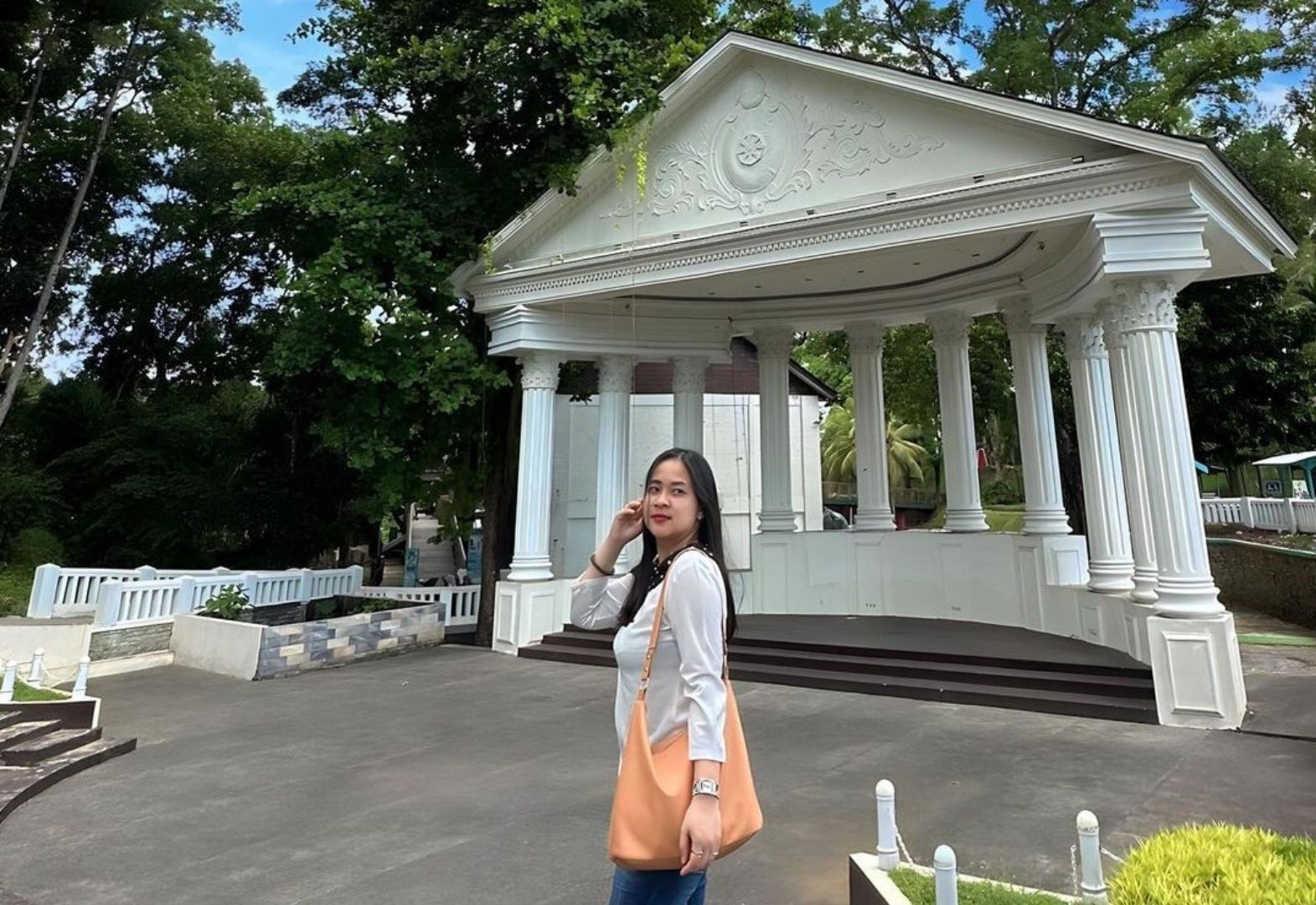 Spot foto yang instagramable di Taman Wisata Karang Resik, salah satu wisata hits di Kota Tasikmalaya. / instagram / @winalapar