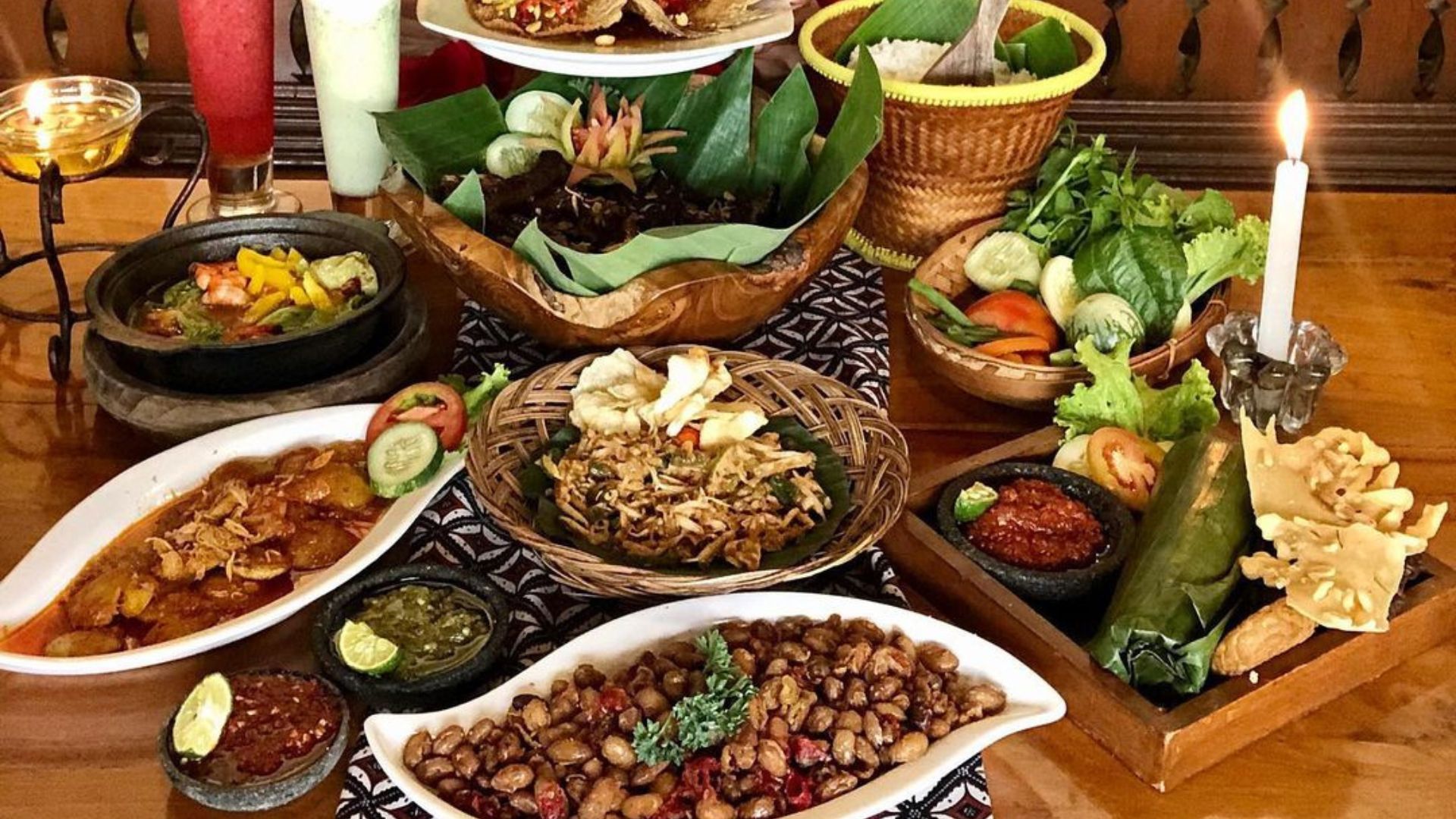 Sindang Reret yang sudah ada sejak tahun 1973, menyajikan makanan otentik Sunda./ Instagram/ aa.kabayan