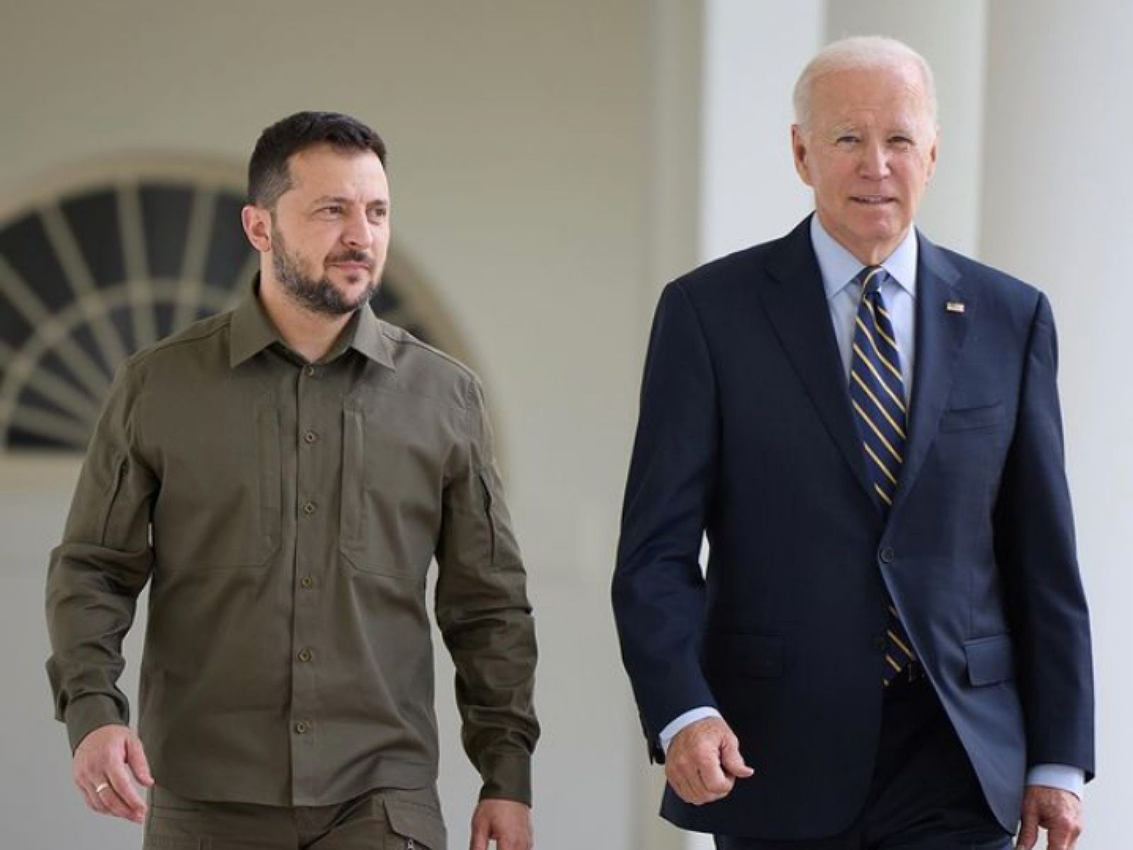 Presiden Ukraina Volodymyr Zelensky bersama Presiden AS Joe Biden.