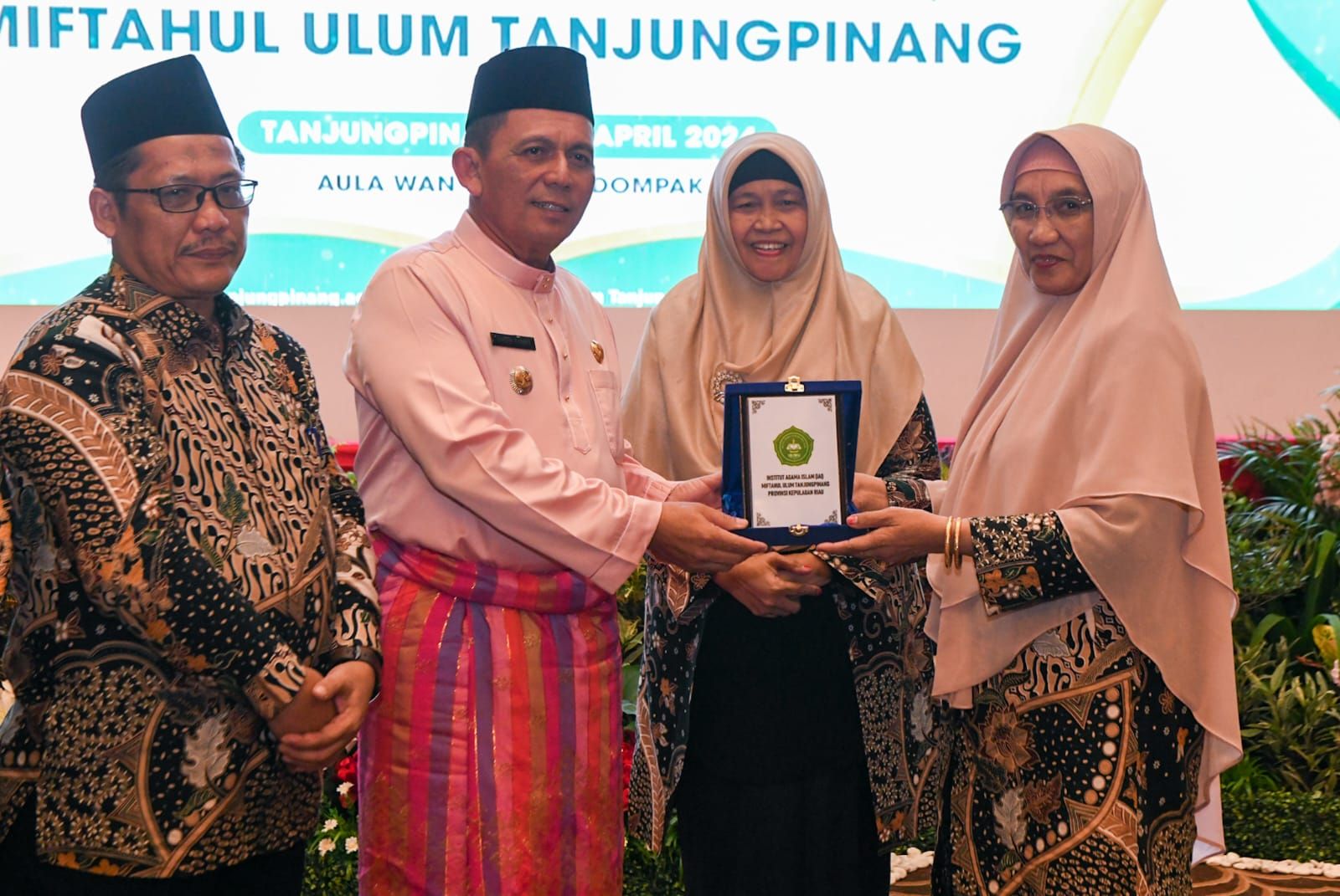 STAI Miftahul Ulum Resmi beralih status menjadi Institut Agama Islam Miftahul Ulum Tanjungpinang, kepulauan Riau (Kepri)