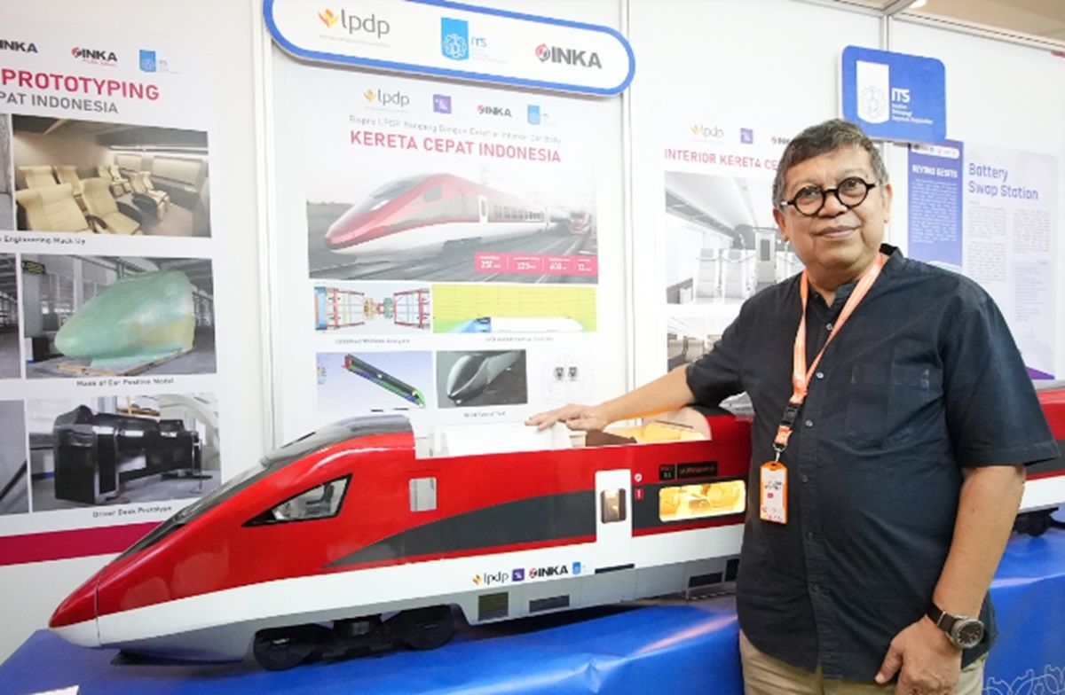 Prototipe kereta cepat Jakarta Surabaya hasil rancangan tim ahli ITS pimpinan Dr. Agus Windharto, DEA