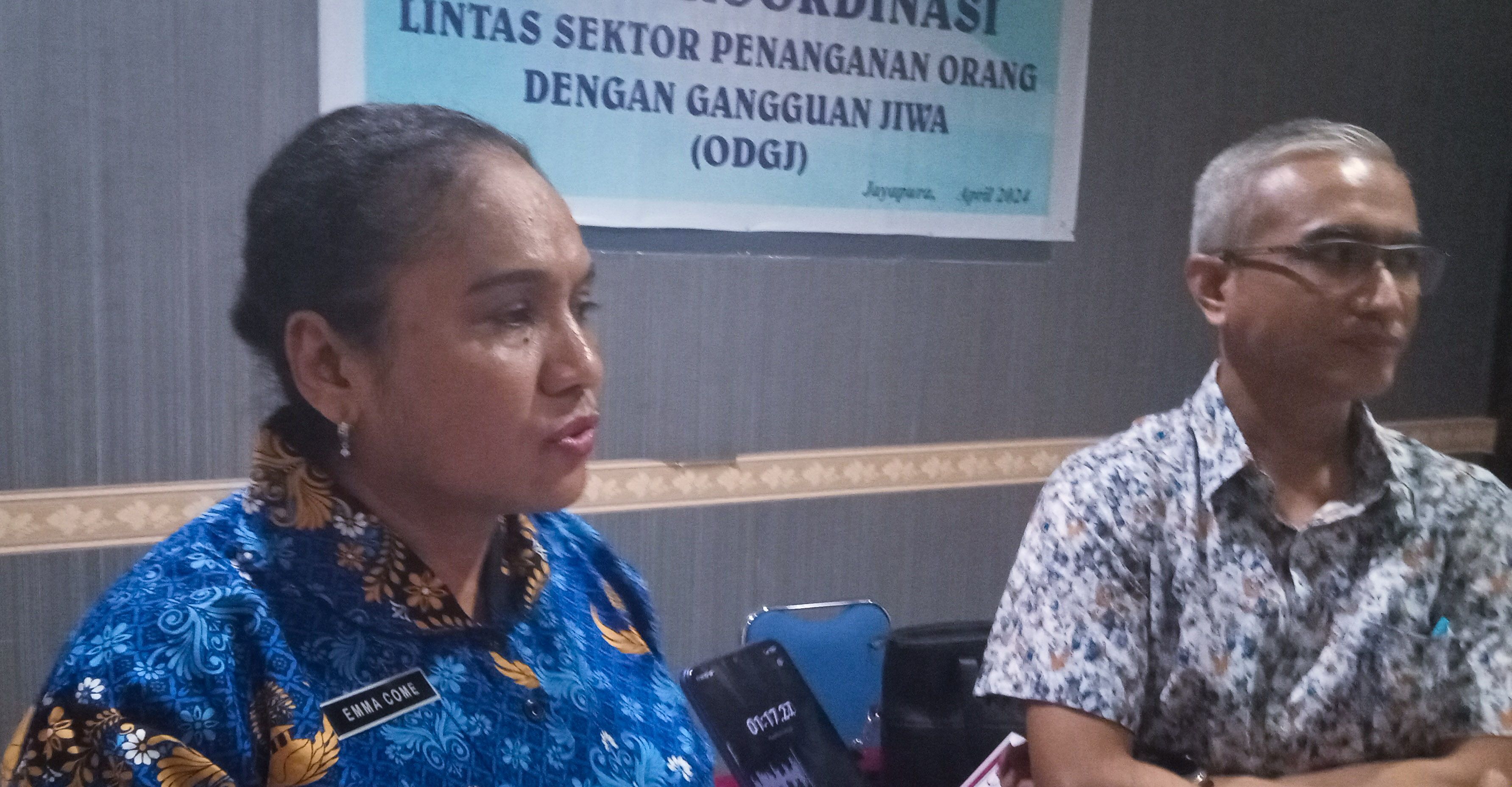 Direktur RSJD Abepura, Kota Jayapura, dr Guy Yama Emma Come, MPH ketika beri keterangan (Portal Papua)