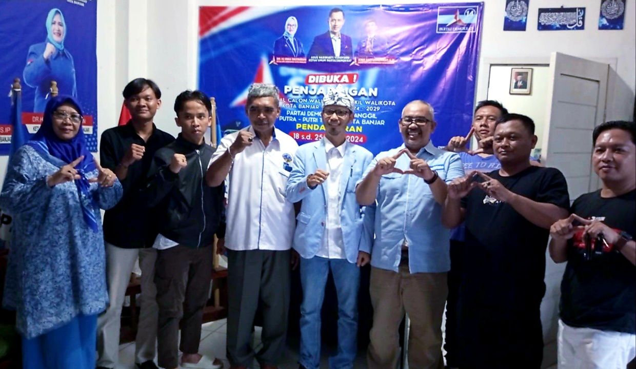 Dani Danial Mukhlis saat daftar ke DPC Partai Demokrat Kota Banjar.
