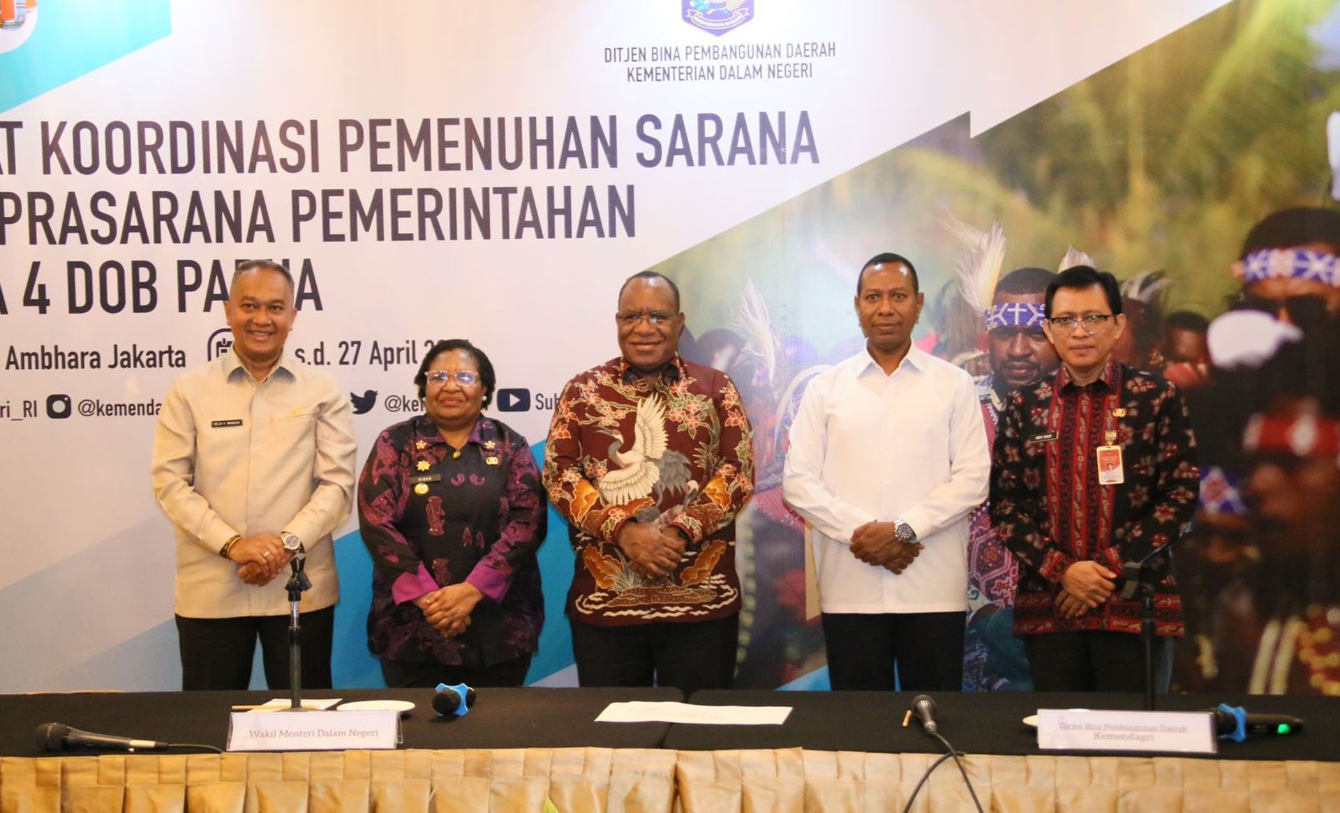 Rapat Koordinasi Pemenuhan Sarana dan Prasarana Pemerintahan pada 4 DOB Papua di Hotel Ambhara, Jakarta, Jumat 26 April 2024
