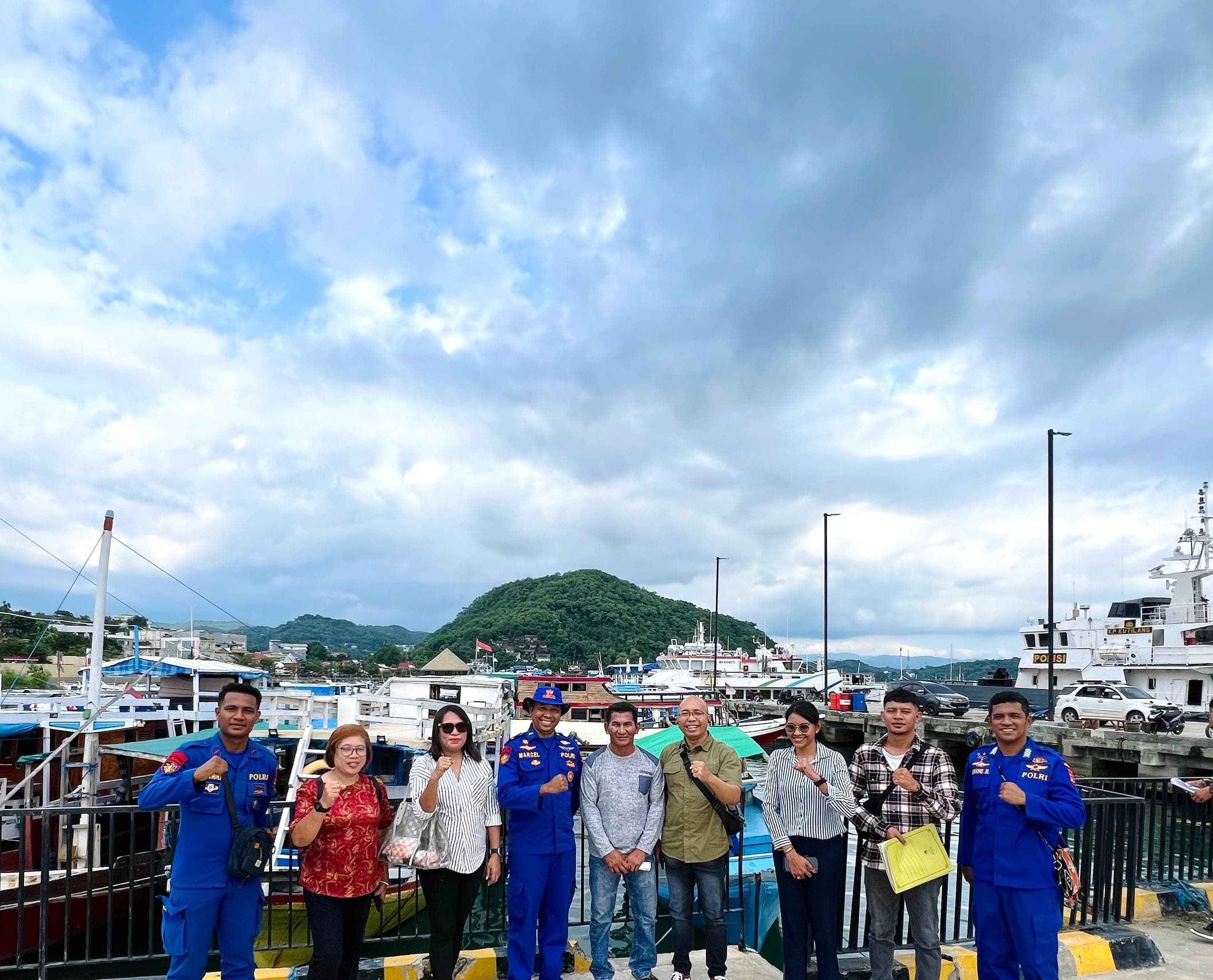Pihak PolAirud Polda NTT selaku penegak hukum di wilayah perairan dan udara pun mengajak masyarakat agar bersama - sama jaga surganya ekosistem Perairan Komodo, Labuan Bajo, Manggarai Barat.