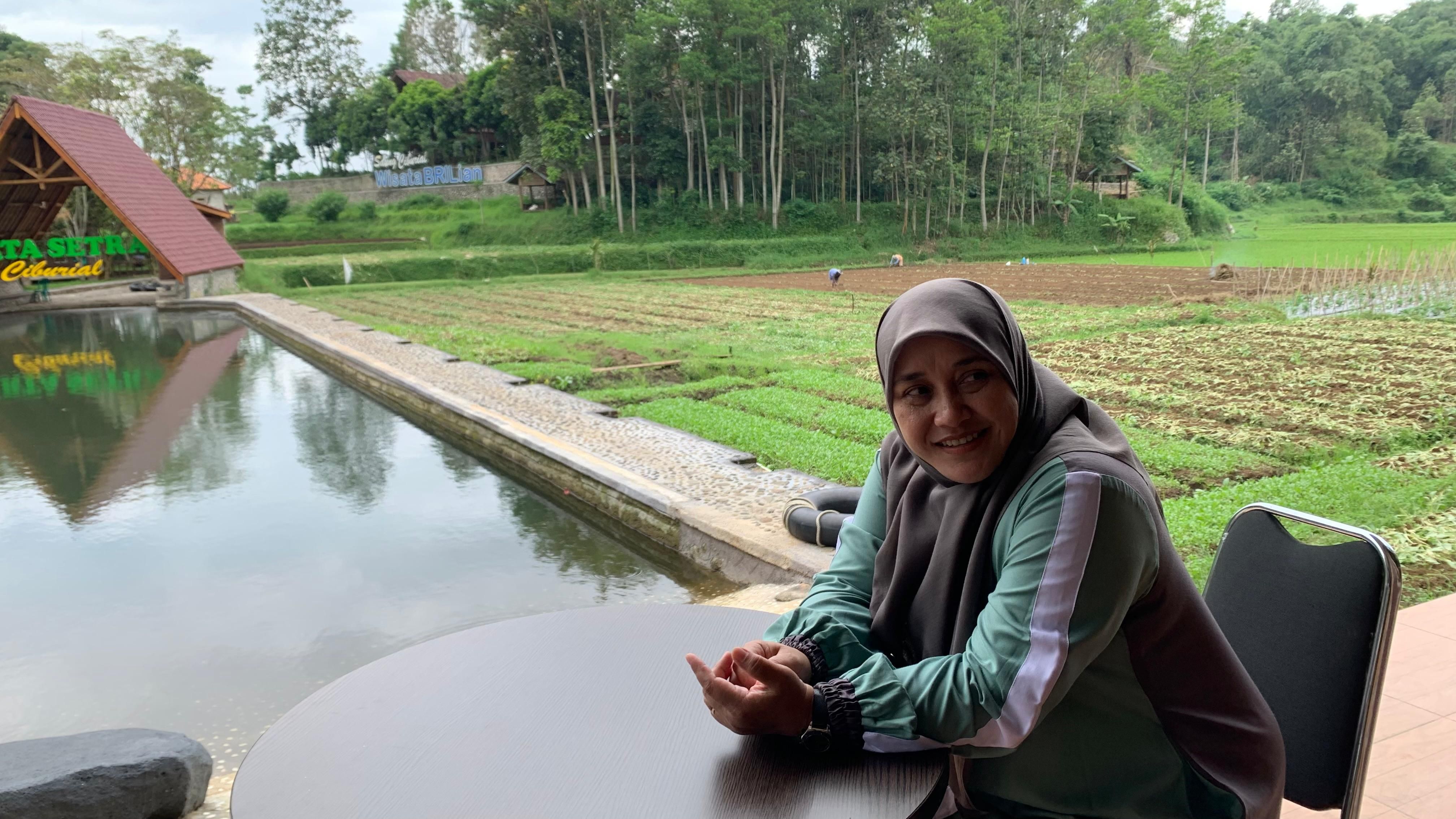 Ketua BUMDes Bina Laksana, Siti Zulaikha mengungkapkan pemberdayaan masyarakat menjadi salah satu penilaian penting saat Desa Sukalaksana menjadi juara 1 Desa BRILian tahun 2021.