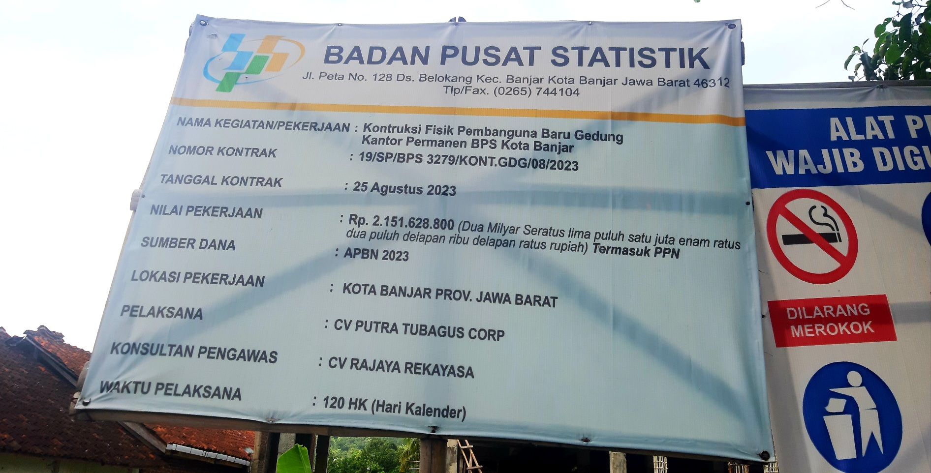 Waktu pelaksanaan kerja selama 120 hari. Ini tercantum dalam papan proyek pembangunan baru BPS Kota Banjar.