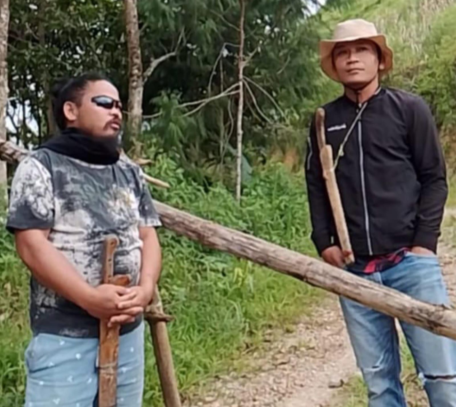 Aksi kocak konten kreator dua pemuda asal Kabupaten Mamasa, Sulawesi Barat (Sulbar) berhasil menyita perhatian netizen