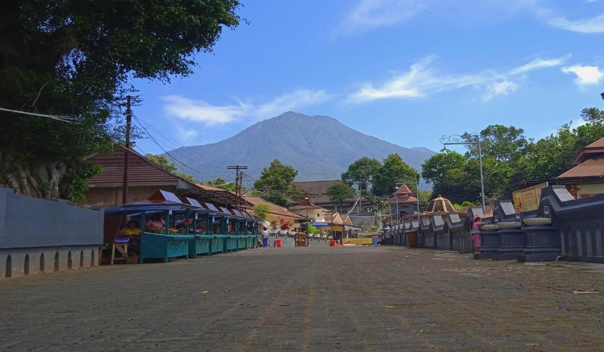 Gunung Kawi di Malang