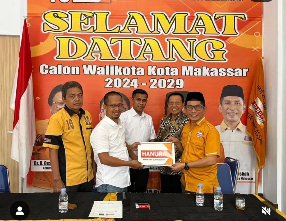 Tim Andi Seto Asapa saat mengambil formulir di Hanura Makassar.