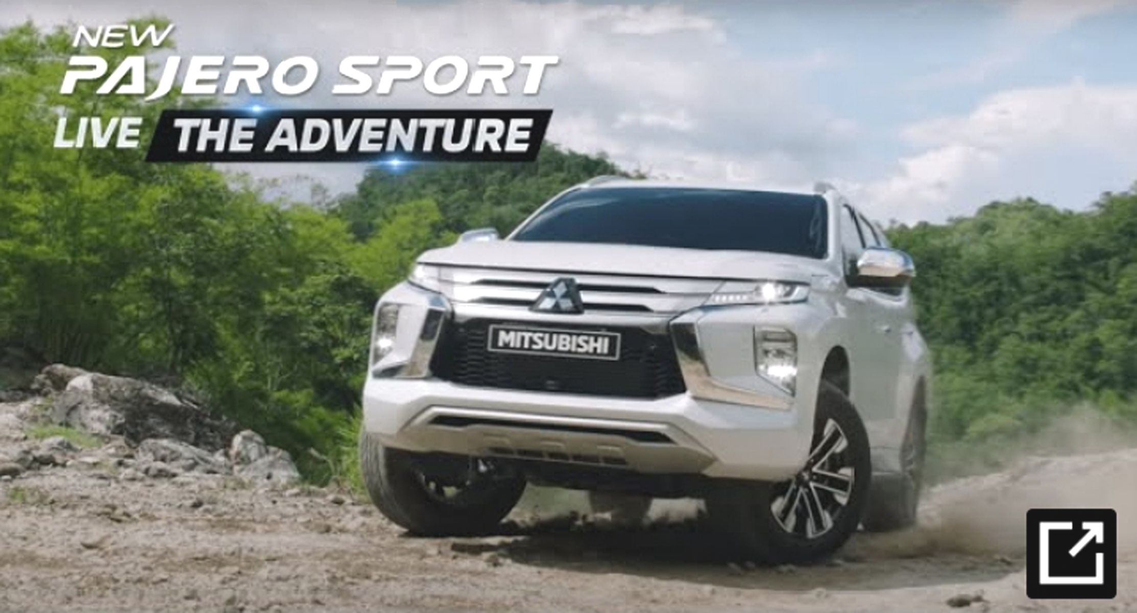 Mitsubishi Pajero Sport dengan performa mesin handal, kemampuan offroad mumpuni, interior luas dan nyaman, fitur keselamatan canggih.