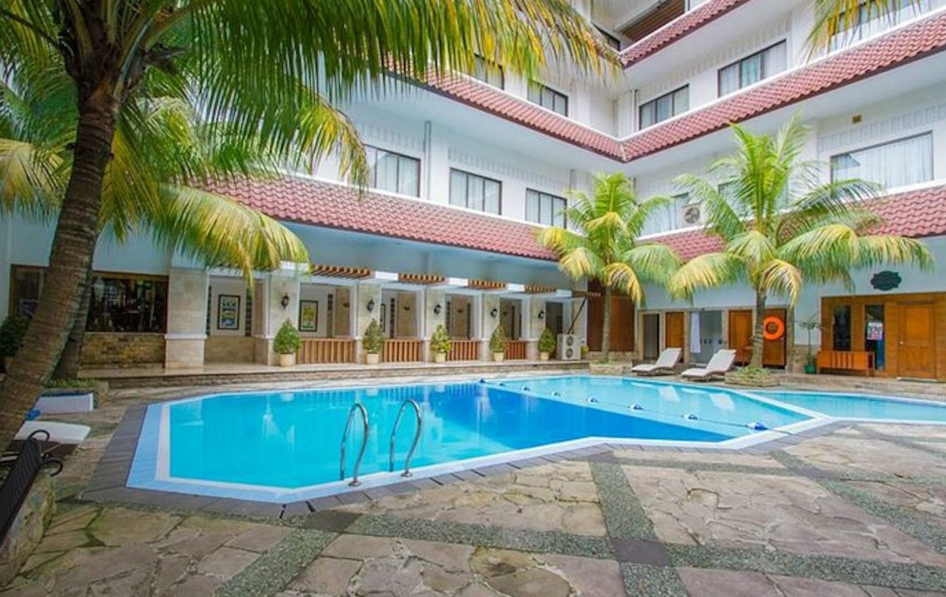 Hotel Salak, rekomendasi hotel dekat dengan Alun-alun Kota Bogor.
