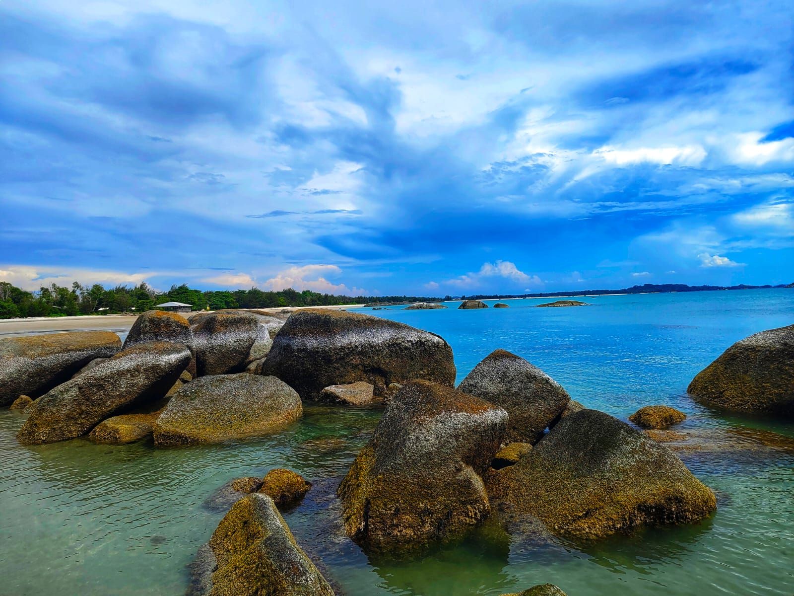 Pantai Jambosag Sungailiat Bangka. Begitu Menawan! Pantai Jambosag Sungailiat Bangka Wisata Alam Populer dan Hits 2024 di Bangka Belitung