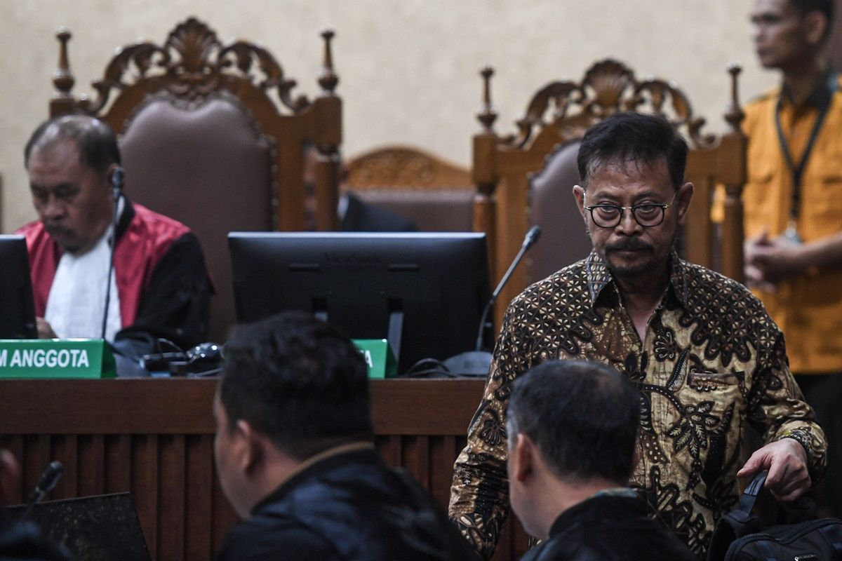 Terdakwa kasus pemerasan dan gratifikasi Syahrul Yasin Limpo berjalan untuk menjalani sidang lanjutan di Pengadilan Tipikor, Jakarta, Senin, 6 Mei 2024.