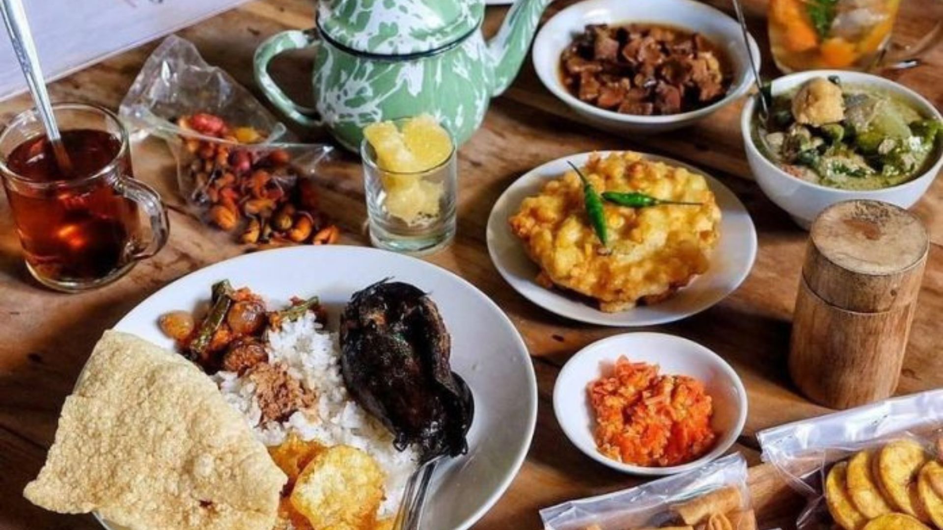 Tersembunyi di Jogja, Warung Bu Ageng Sajikan Kuliner Jawa & Kutai yang Unik