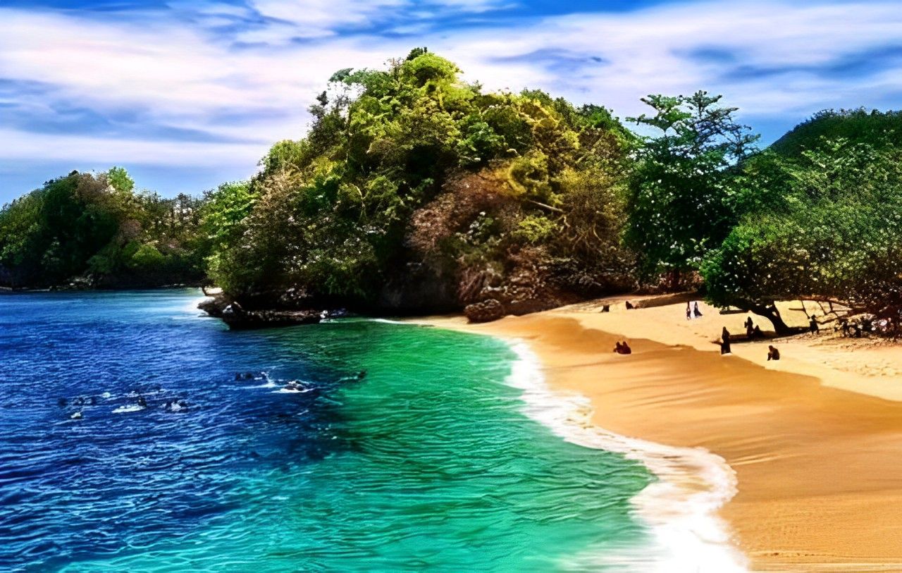 Pantai Tiga Warna./