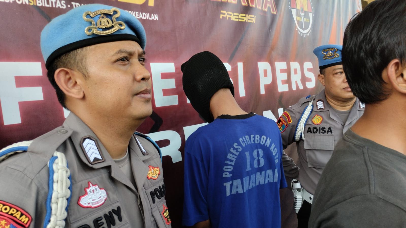 Pelaku berinisial C (30) yang merupakan seorang karyawan koperasi, berhasil ditangkap oleh Kepolisian Resor Kota Cirebon di wilayah Karangsembung, Kabupaten Cirebon.