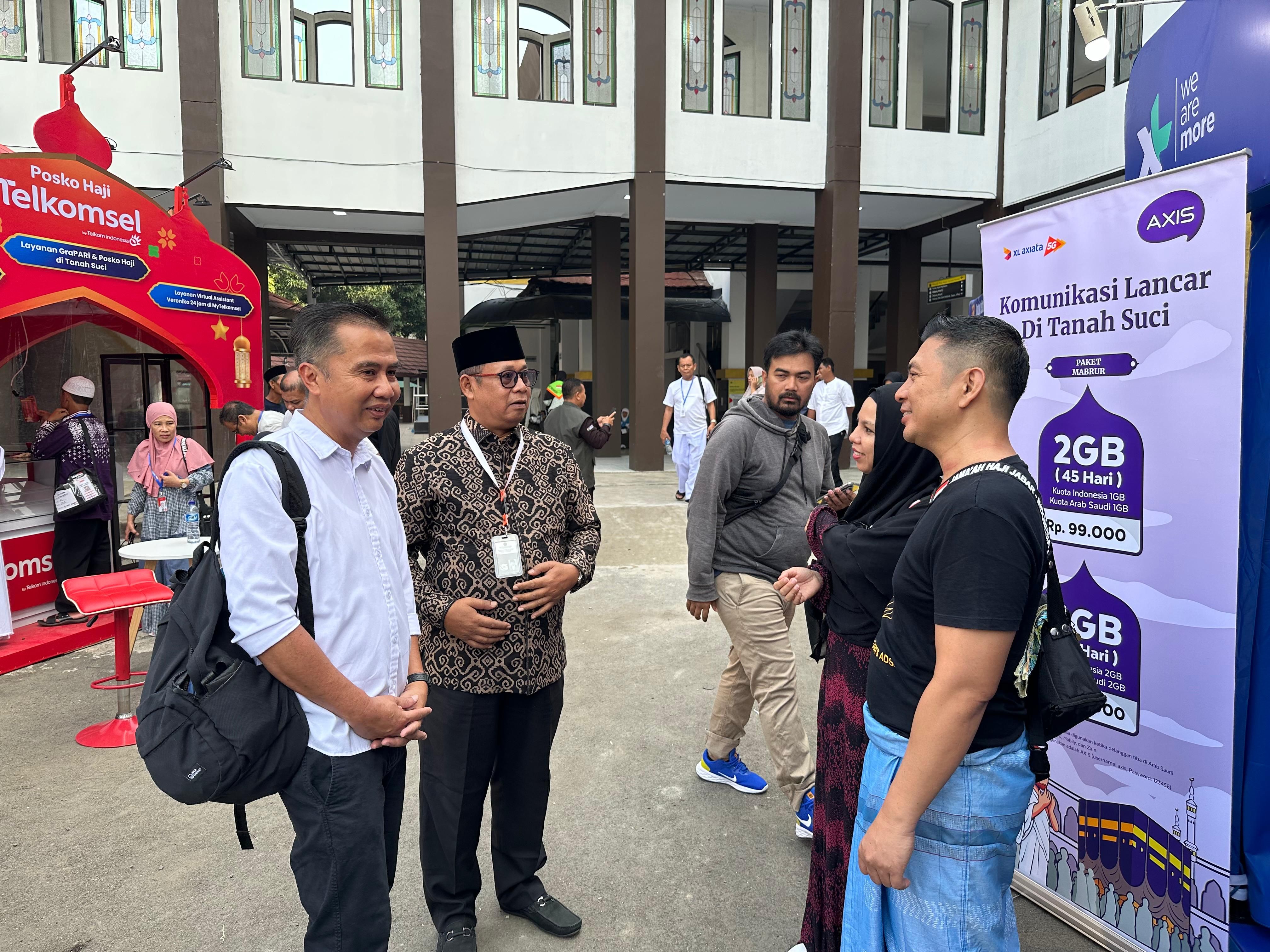 Bey Machmudin meninjau persiapan keberangkatan calon jemaah haji asal Jawa Barat embarkasi Jakarta-Bekasi.