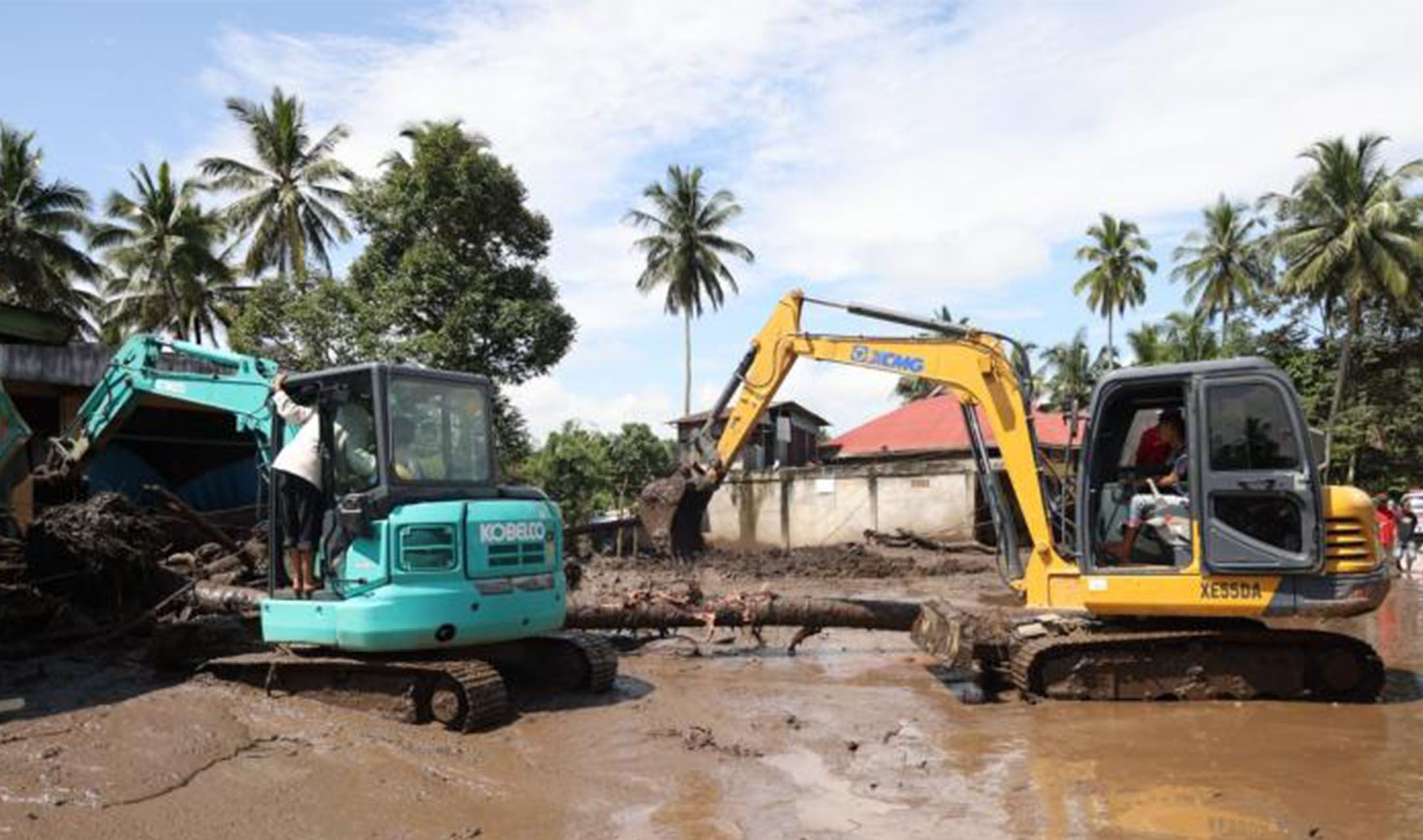 Kabupaten Tanah Datar. Sedikitnya 56 rumah warga Nagari III Koto terdampak bencana banjir dan air bah. Banjir Bandang dan Lahar Dinging Gunung Marapi