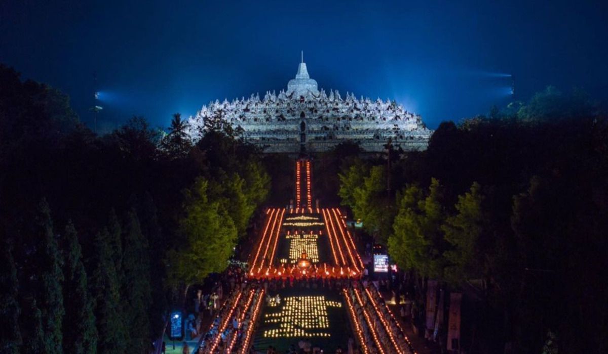 Candi Borobudur, pusat perayaan Hari Raya Waisak 2024 dengan pelepasan ribuan lampion yang spektakuler /IG @borobudurpark 