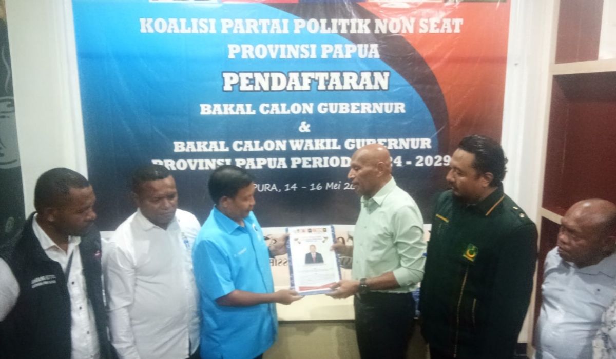 Benhur Tomi Mano mendaftar bakal calon Gubernur Papua di koalisi 6 partai
