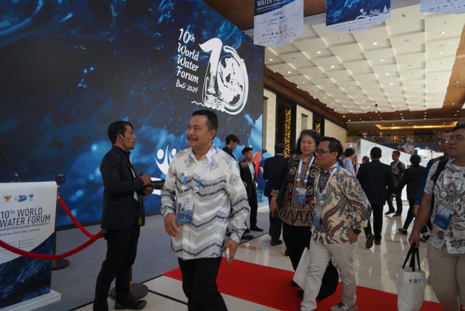 Penjabat (Pj) Bupati Garut, Barnas Adjidin, saat menghadiri acara 10th World Water Forum (WWF) yang diselenggarakan di Bali International Convention Center, Nusa Dua, Badung, Bali, pada Senin (20/05/2024)
