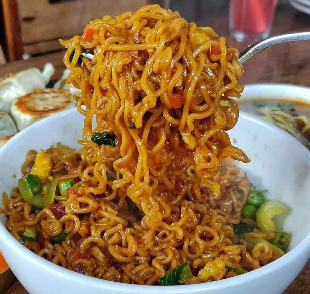 4 Cara Membuat Indomie Goreng Hack Yang Viral Di Medsos, Gurih Lezat ...