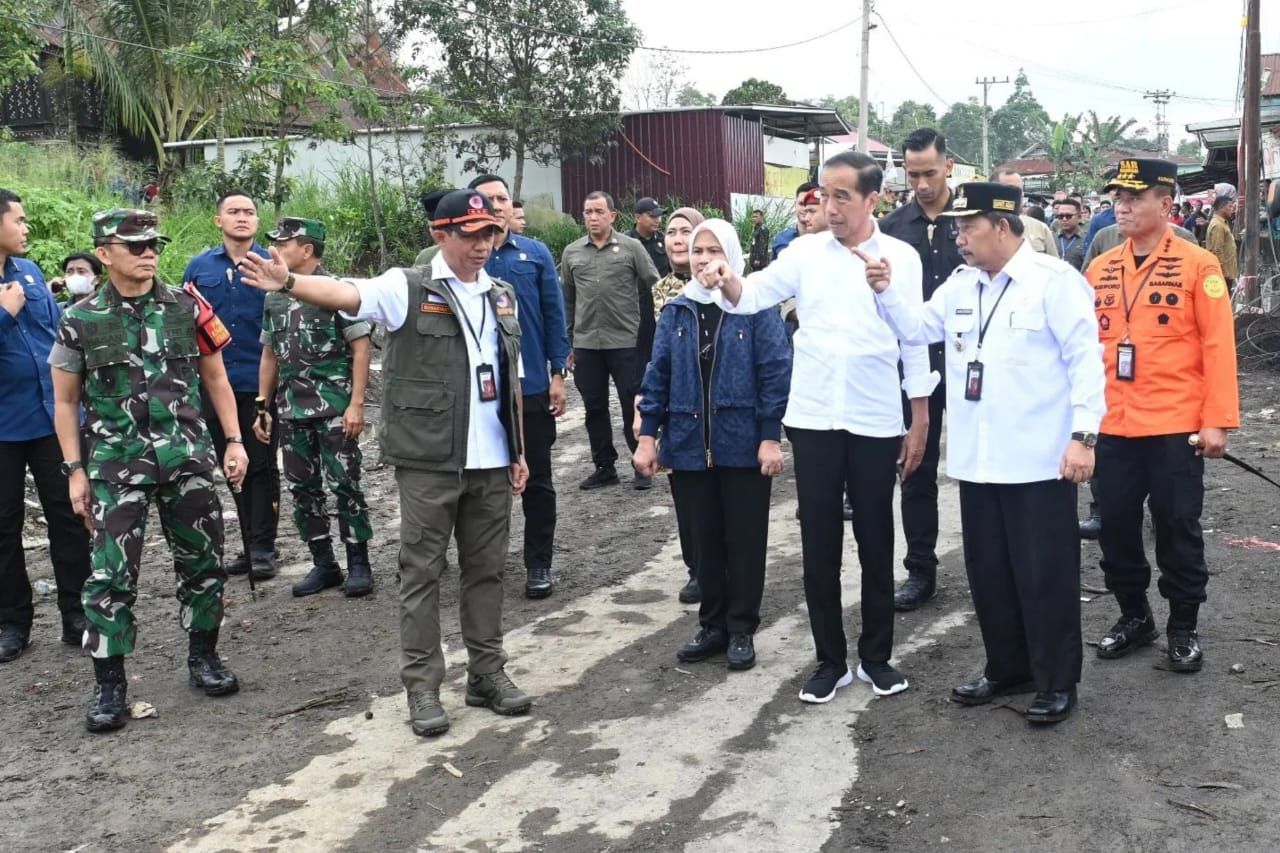 Presiden Jokowi Tinjau Langsung Lokasi Terdampak Bencana Banjir Bandang Sumbar