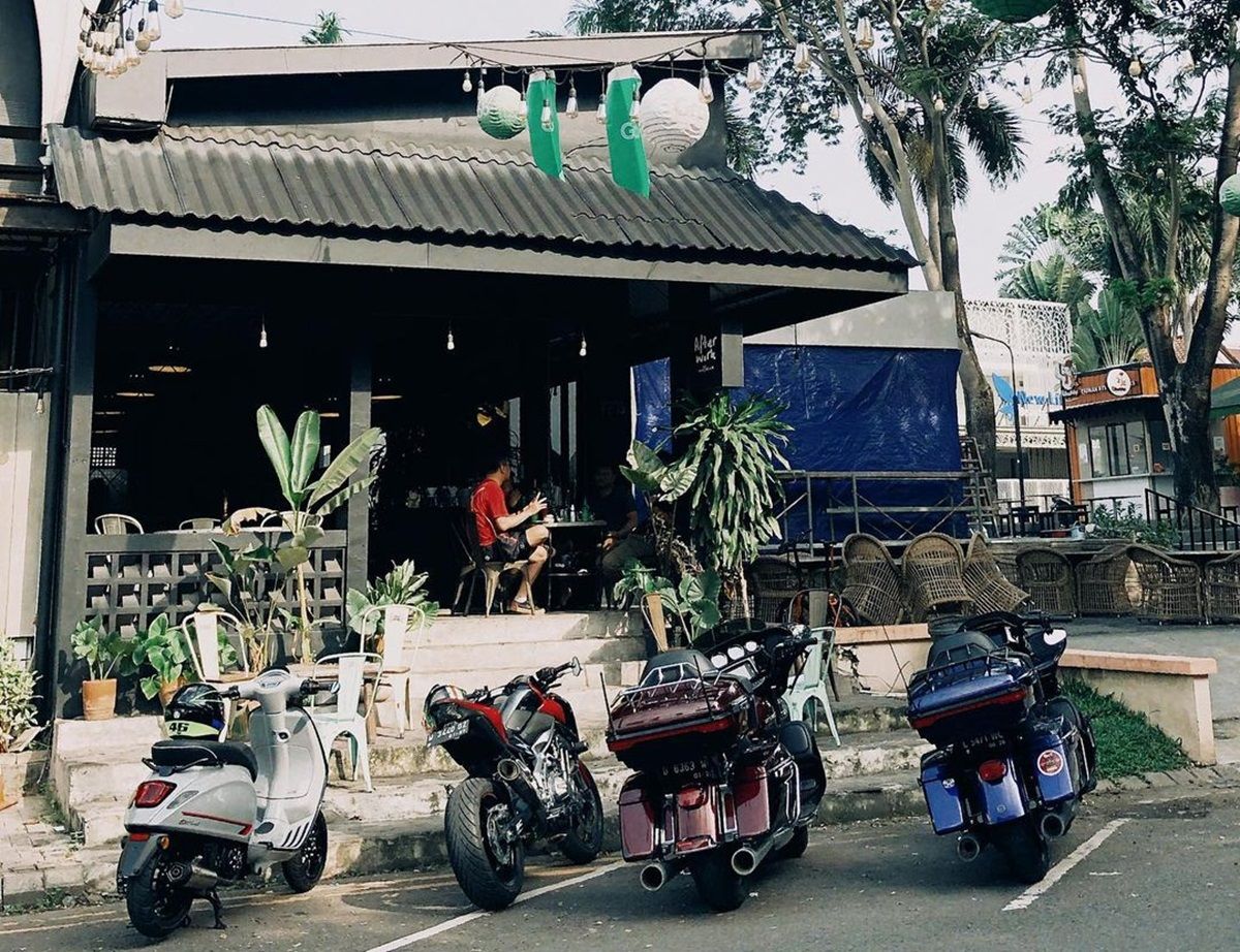 Afterwork Caffeine Cafe di Surabaya barat