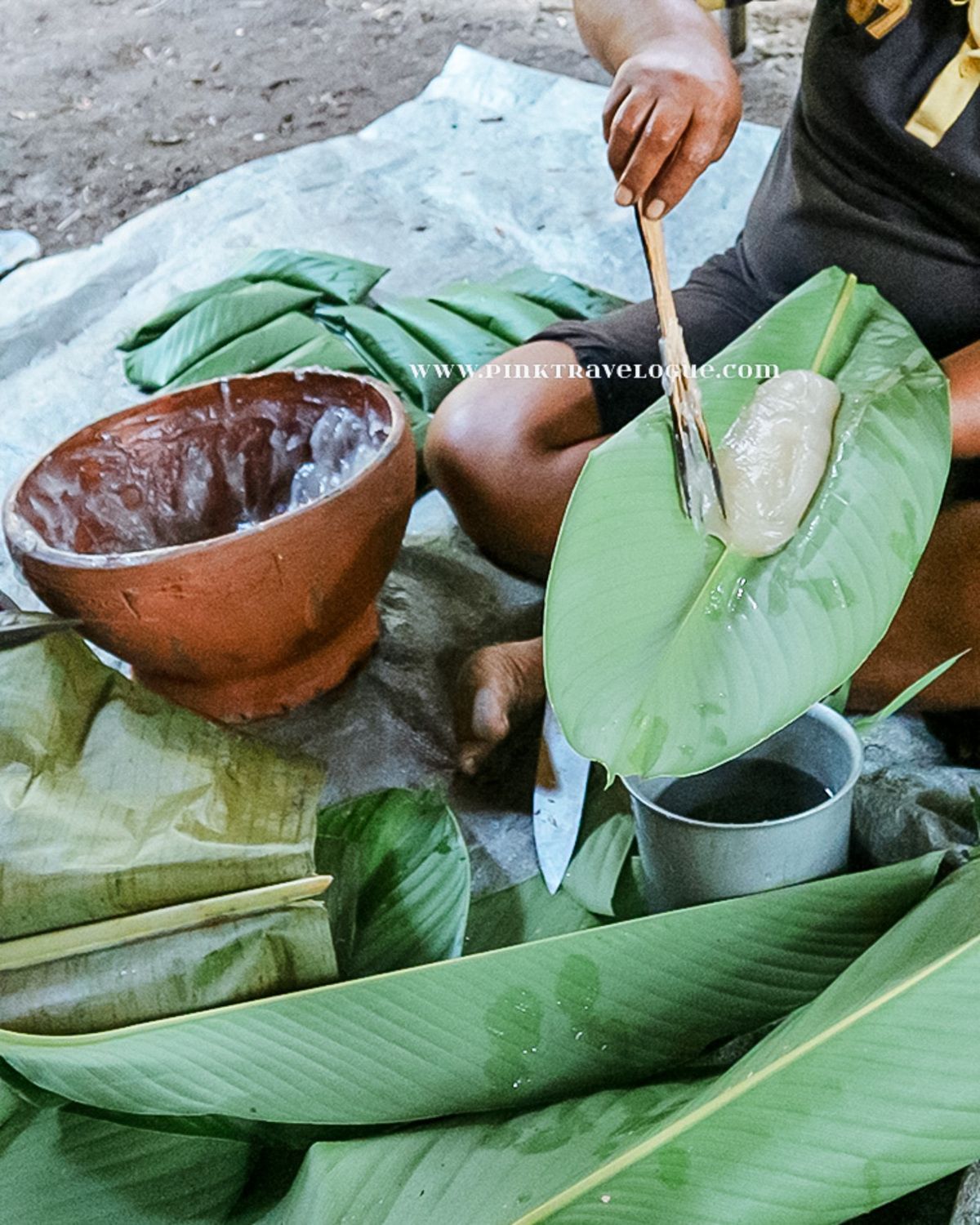 Papeda bungkus makanan khas Papua