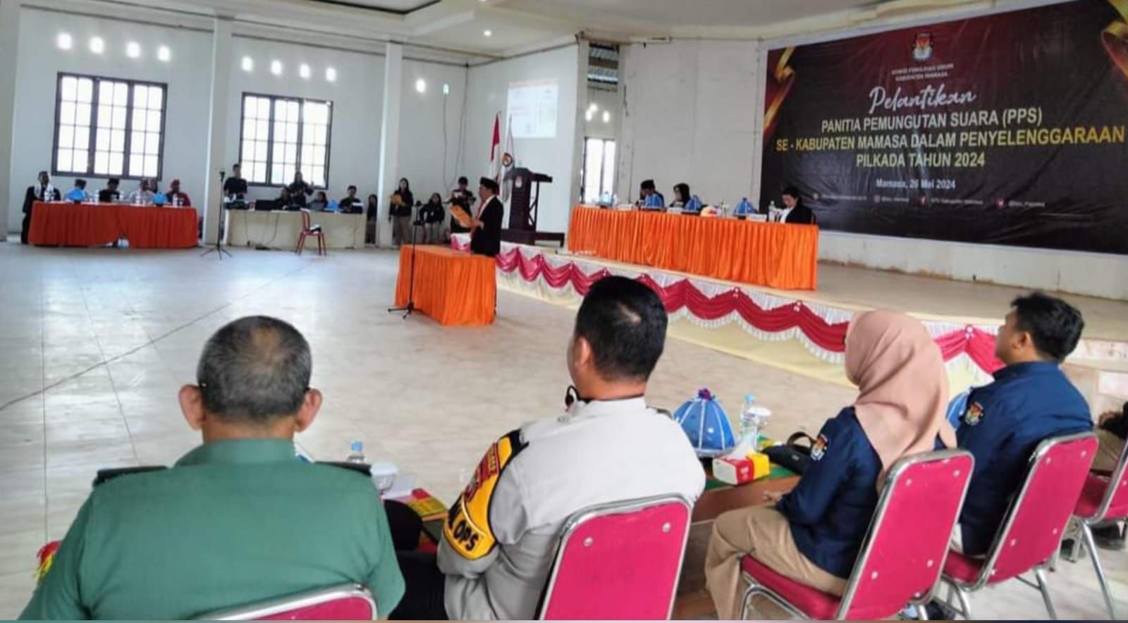 Komisi Pemilihan Umum (KPU) Kabupten Mamasa, Sulawesi Barat (Sulbar) melantik 543 Panitia Pemungutan Suara (PPS) yang tersebar di 17 kecamatan, 168 desa dan 13 kelurahan se-Kabupaten Mamasa
