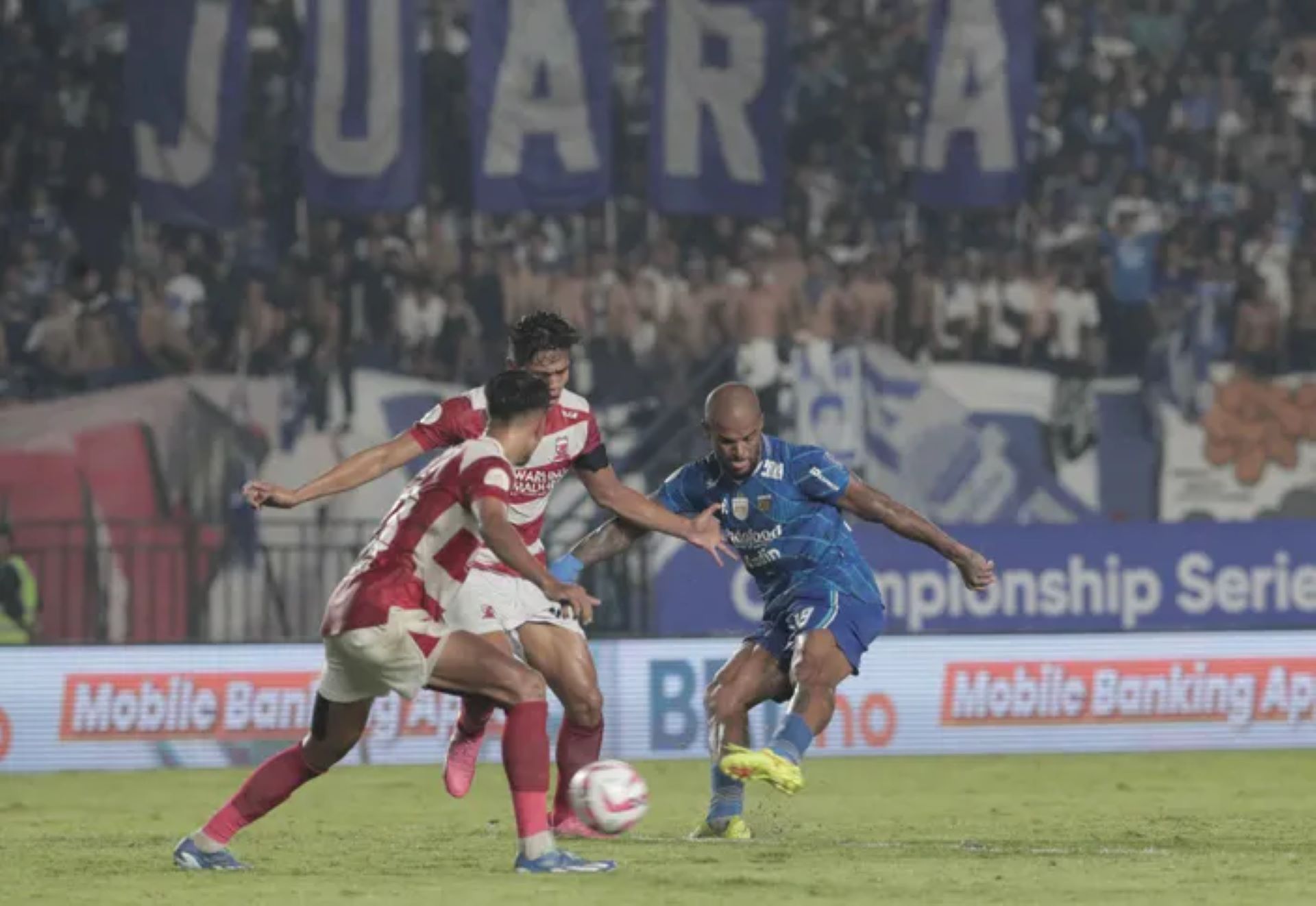 Potret Persib Bandung vs Madura United pada laga final Championship Series Liga 1 di Si Jalak Harupat