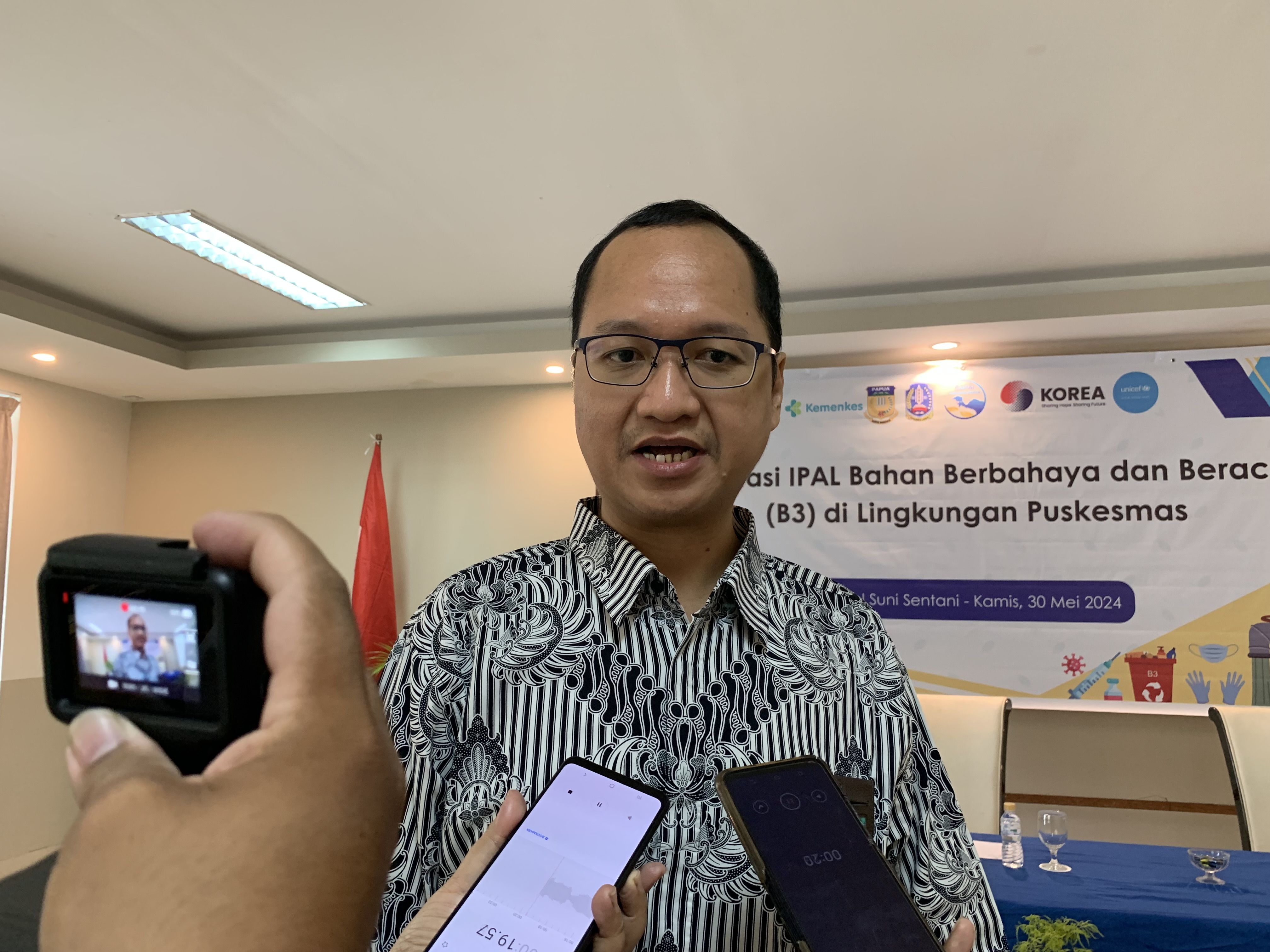 Administrator Kesehatan Pertama Direktorat Penyehatan Lingkungan Kementrian Kesehatan, Republik Indonesia, Adi Prasetyo Widodo.