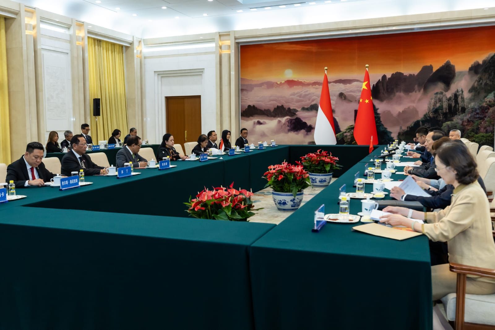 Pertemuan Ketua DPR RI Puan Maharani dengan Konferensi Konsultatif Politik Rakyat China (CPPCC) di Gedung Great Hall of The People Tiongkok, Beijing, Selasa, 28 Mei 2024.