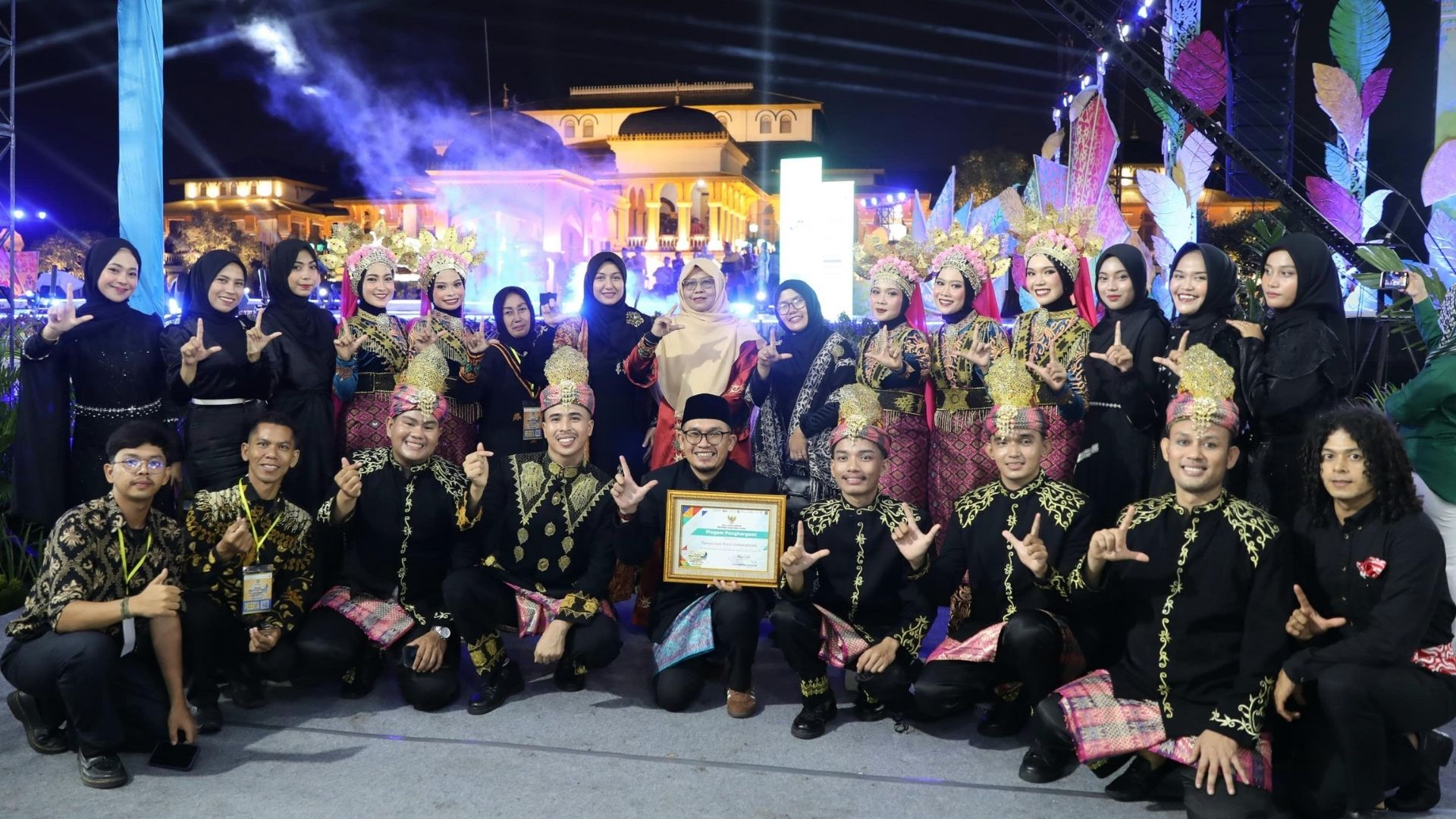Sanggar Pocut Meurah Inseun Lhokseumawe tampil dalam acara Melayu Serumpun (GEMES) ke-VII di Istana Maimun 