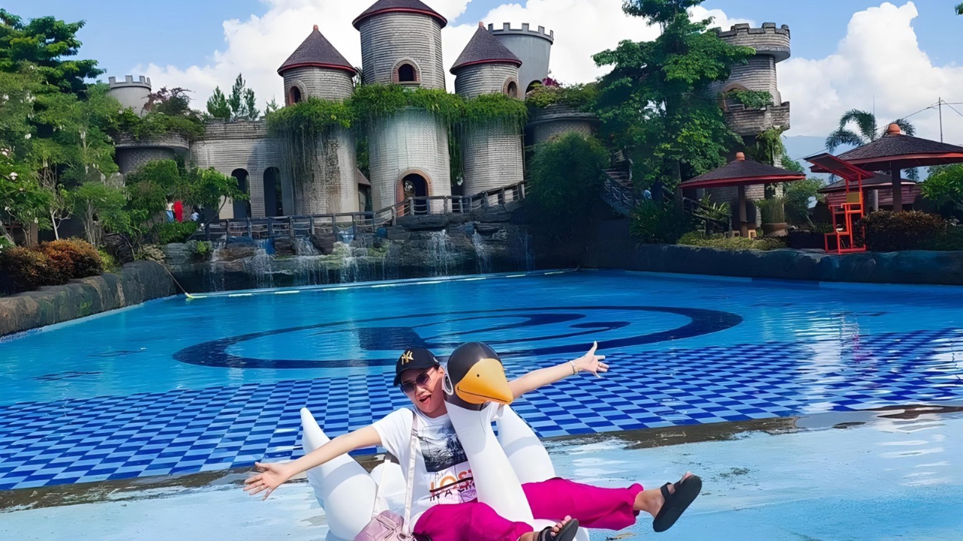 Ampera Waterpark Tasikmalaya cocok dikunjungi sekeluarga karena memiliki wahana ramah anak. / instagram / @seycool