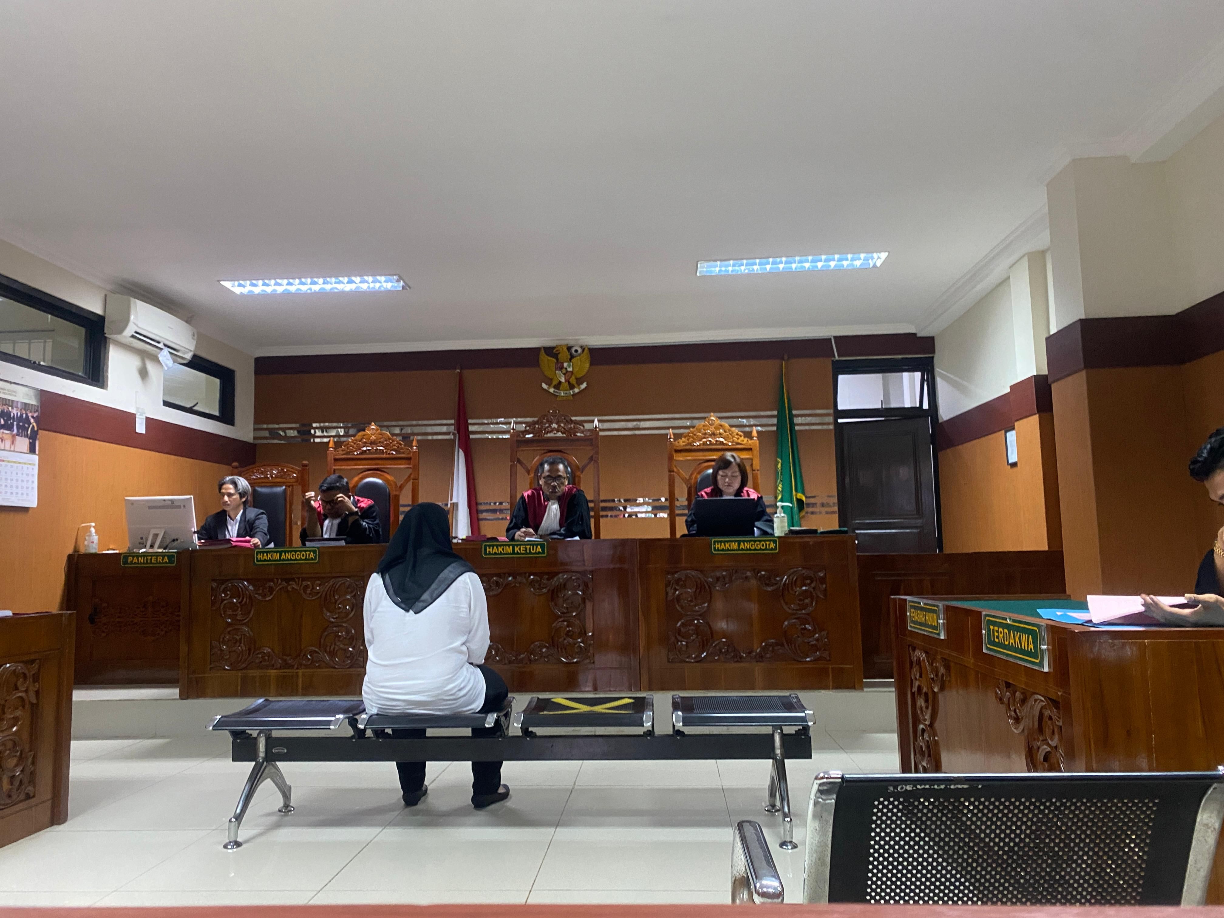 Suasana sidang pembacaan tuntutan kasus pembunuhan debt collector Sukabumi di ruang sidang Chandra di Pengadilan Negeri Kelas IB Sukabumi, Senin 3 Juni 2024.