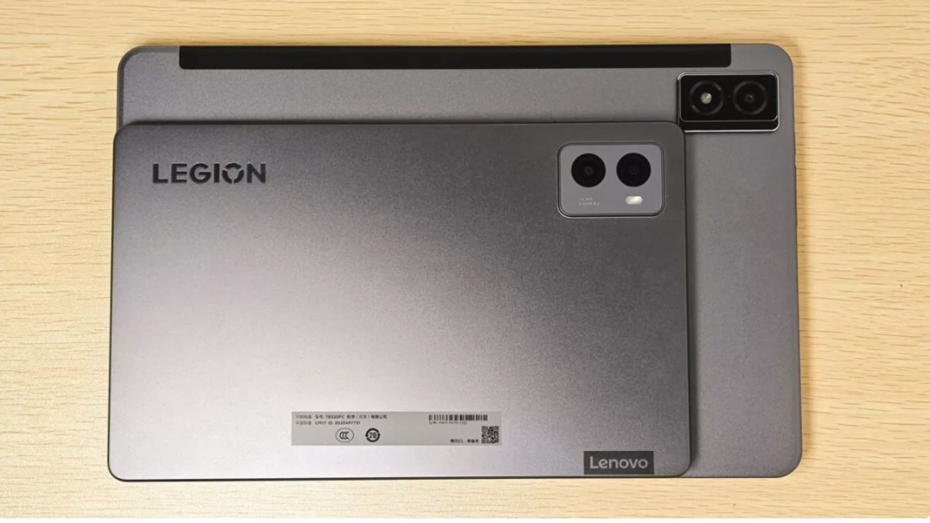 Tampilan belakang Lenovo Legion Y700/