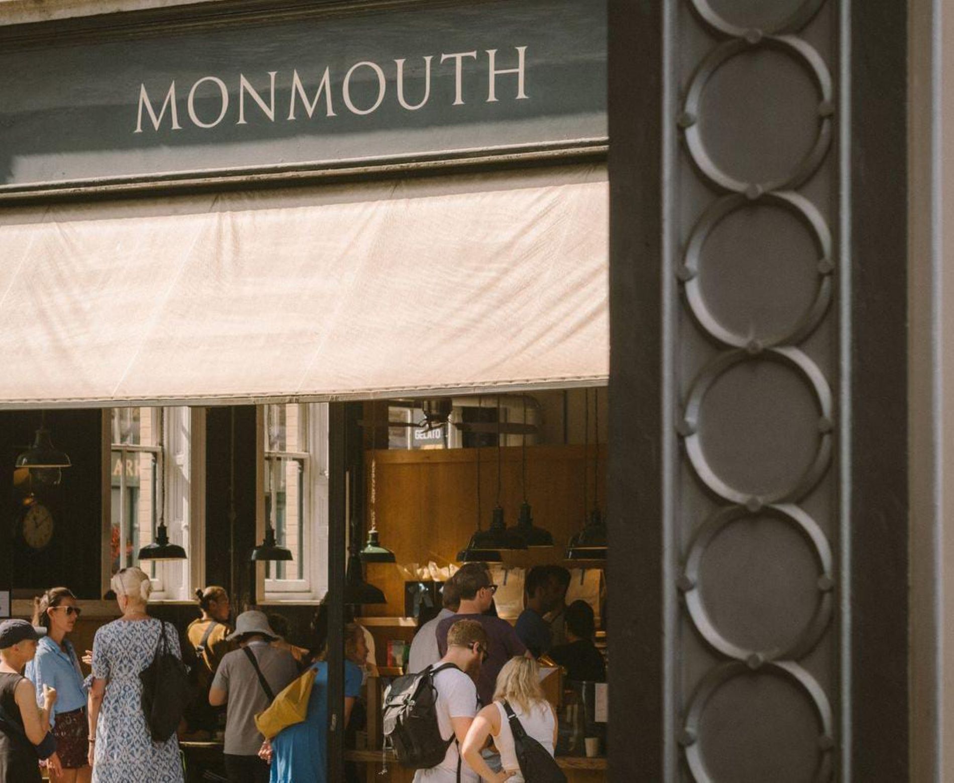 Suasana di Monmouth Coffee/Instagram/@mnmouthcoffee