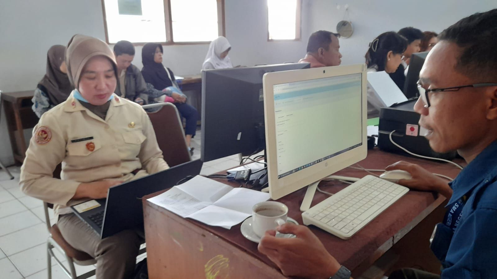 Banyak orangtua siswa di Cimahi yang kebingungan dengan sistem pendaftaran PPDB online.