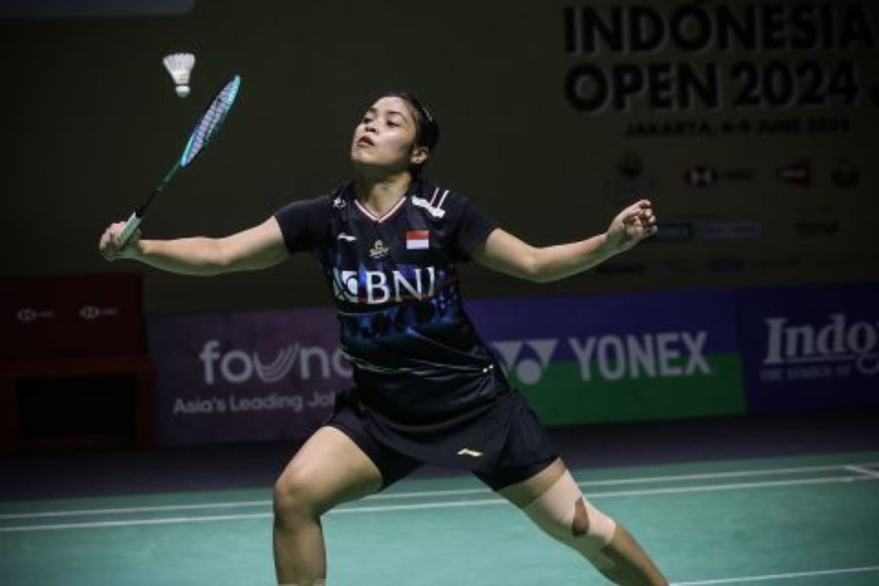 Gregoria Mariska Tunjung melaju ke perempat final Indonesia Open 2024 dengan kemenangan gemilang. 