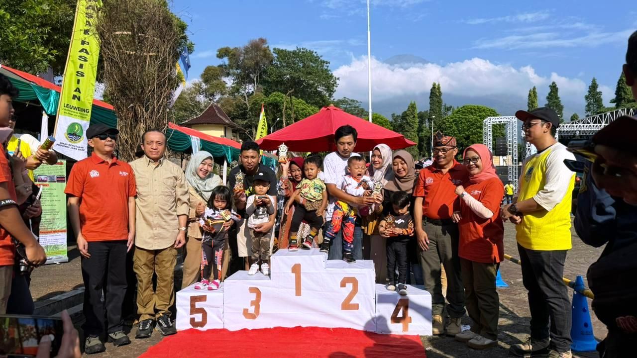 Kemeriahan acara Ciremai Fest 2024 di Open Space Galleru kawasan wisata Linggajati, Kecamatan Cilimus, Kabupaten Kuningan, Jawa Barat, Sabtu 8 Juni 2024.*