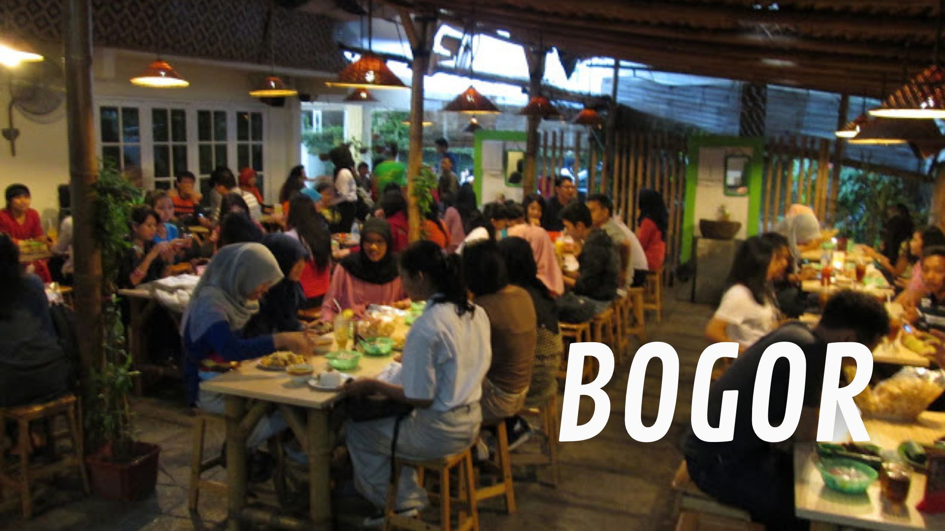 Saung Pak Ewok: Destinasi Kuliner Wajib Dikunjungi di Bogor