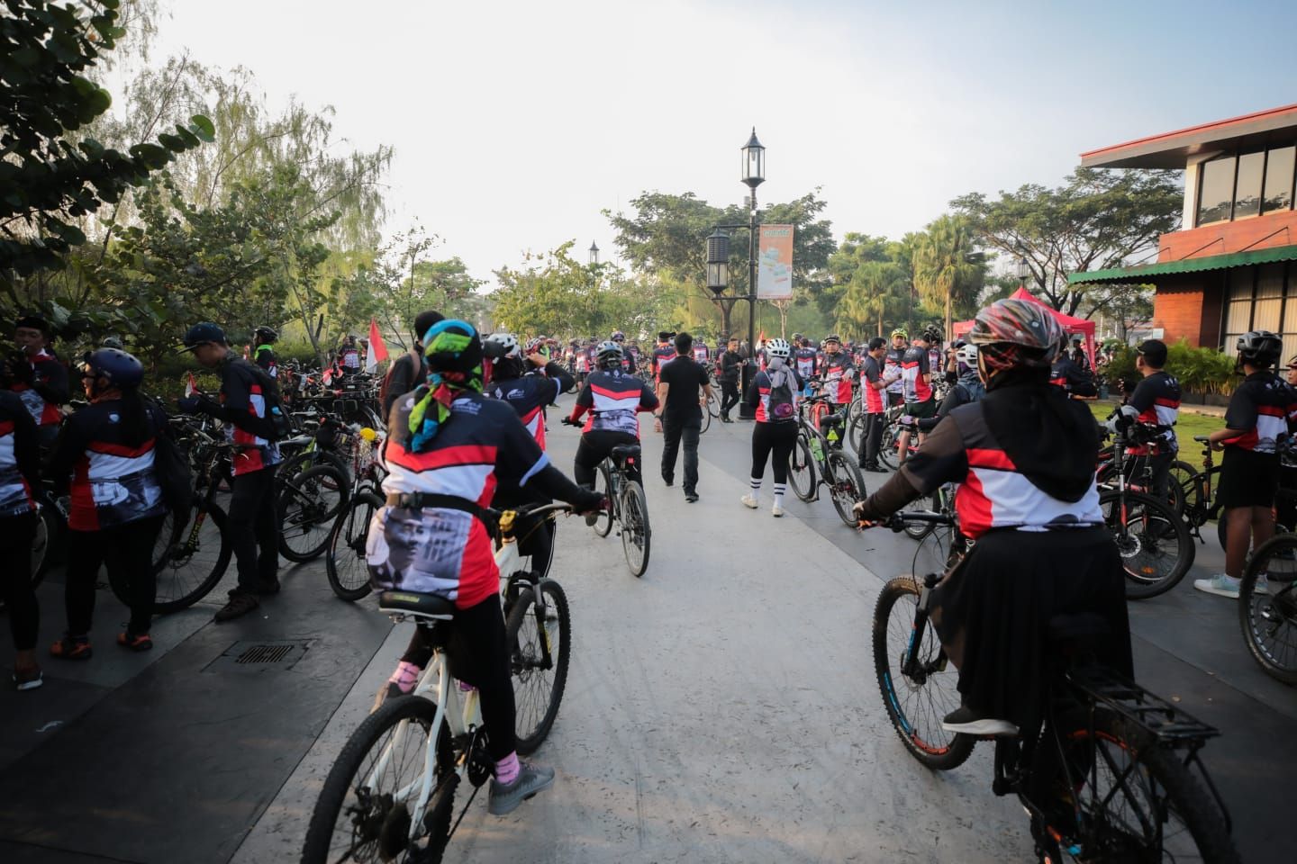 600 pesepeda ikuti gowes santai sambil belajar sejarah Bung Karno di Kota Bandung, Minggu 9 Juni 2024.
