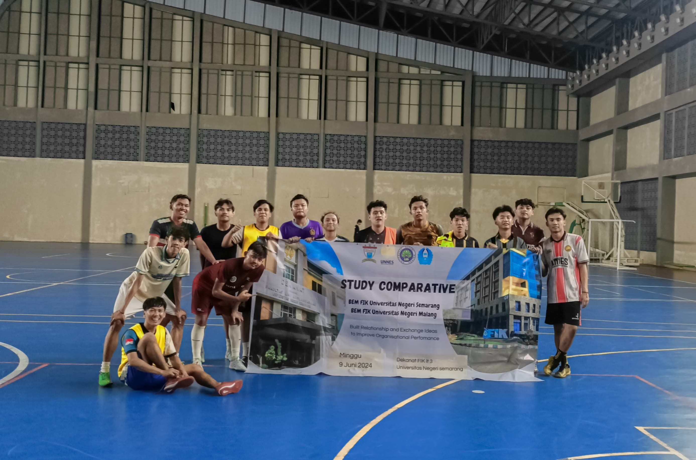 Sportivitas Terpancar dalam Futsal Persahabatan UNNES vs UM (Arfi Ilham Maulana / PJKR Unnes)