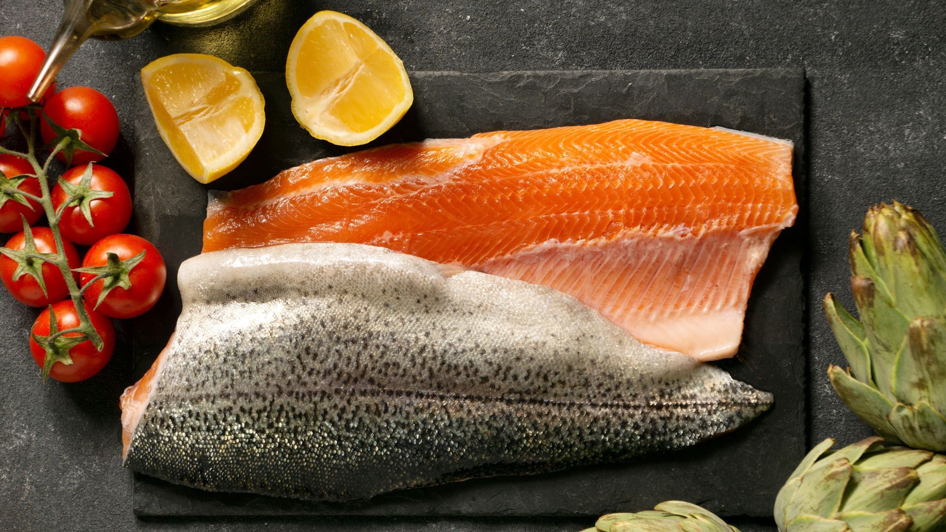 Ilustrasi. Salmon adalah sumber protein dan omega 3 yang penting untuk kesehatan./ Freepik