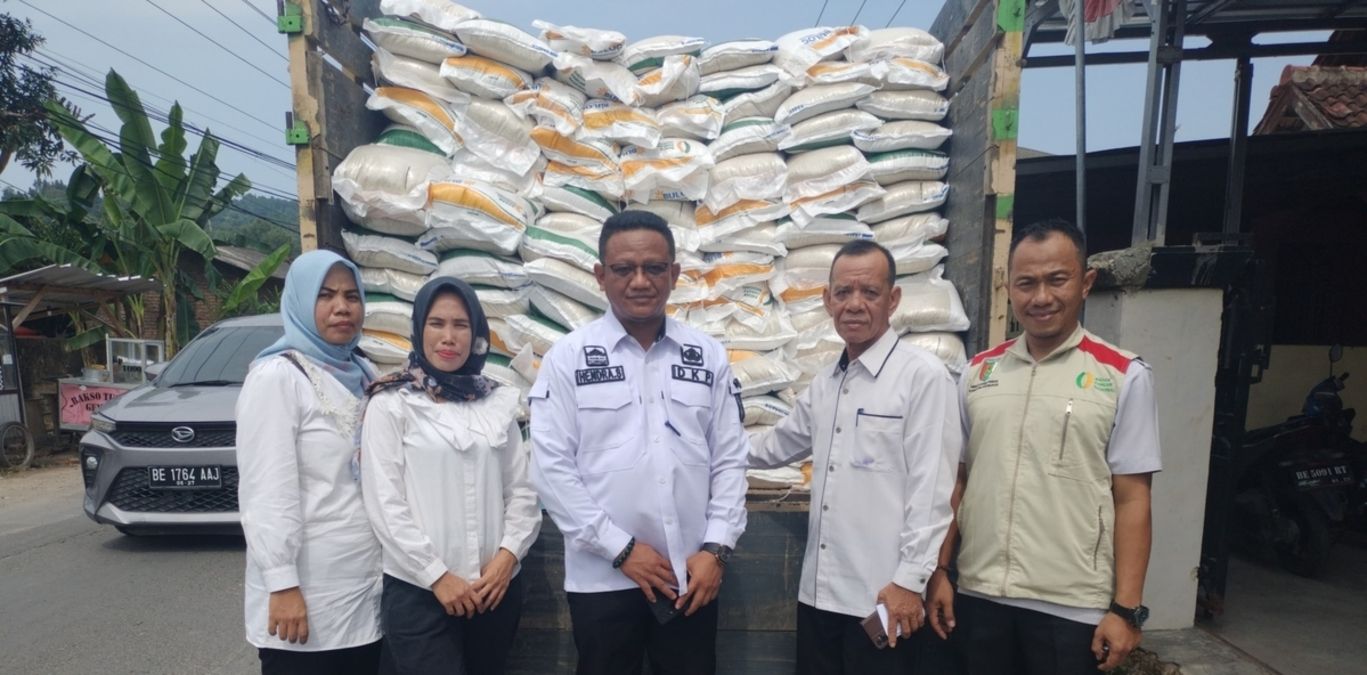 Pemantauan pendistribusian bantuan pangan beras di Desa Sukajaya Lempasing, Kecamatan Teluk Pandan, Rabu 12 Juni 2024