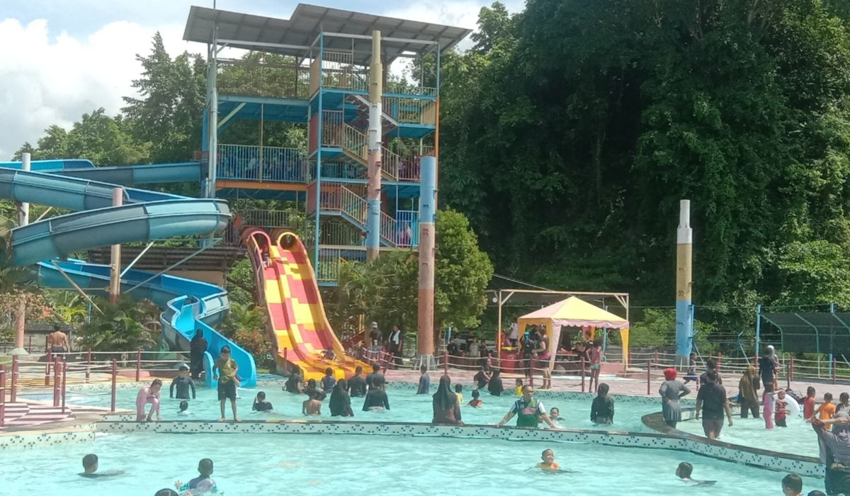 Suasana PTC Waterpark di Kota Jayapura, Papua